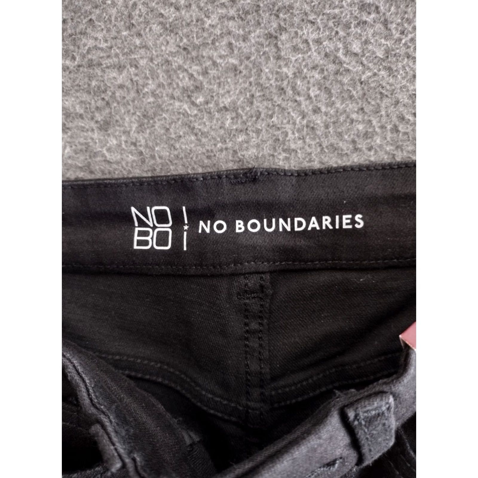 Vintage No Boundaries Women's High Rise Cotton Blend Bermuda Shorts 3 Black Stretch Denim Jeans Shorts Casual Summer Spring City College Womens Size 26" / US 2 / IT 38 - 5 Thumbnail