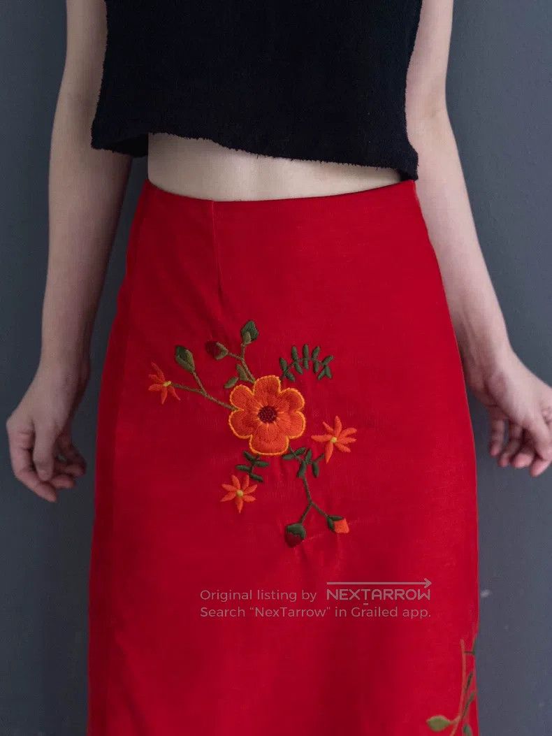 Kenzo Kenzo Red velvet floral embroidered skirt Size 24" / US 00 / IT 34 - 5 Thumbnail