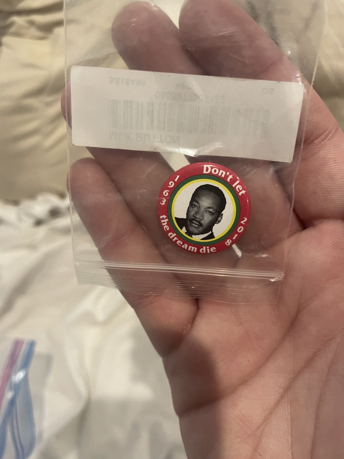 Supreme SS18 Supreme Martin Kuther King Pin Button Size ONE SIZE - 1 Thumbnail