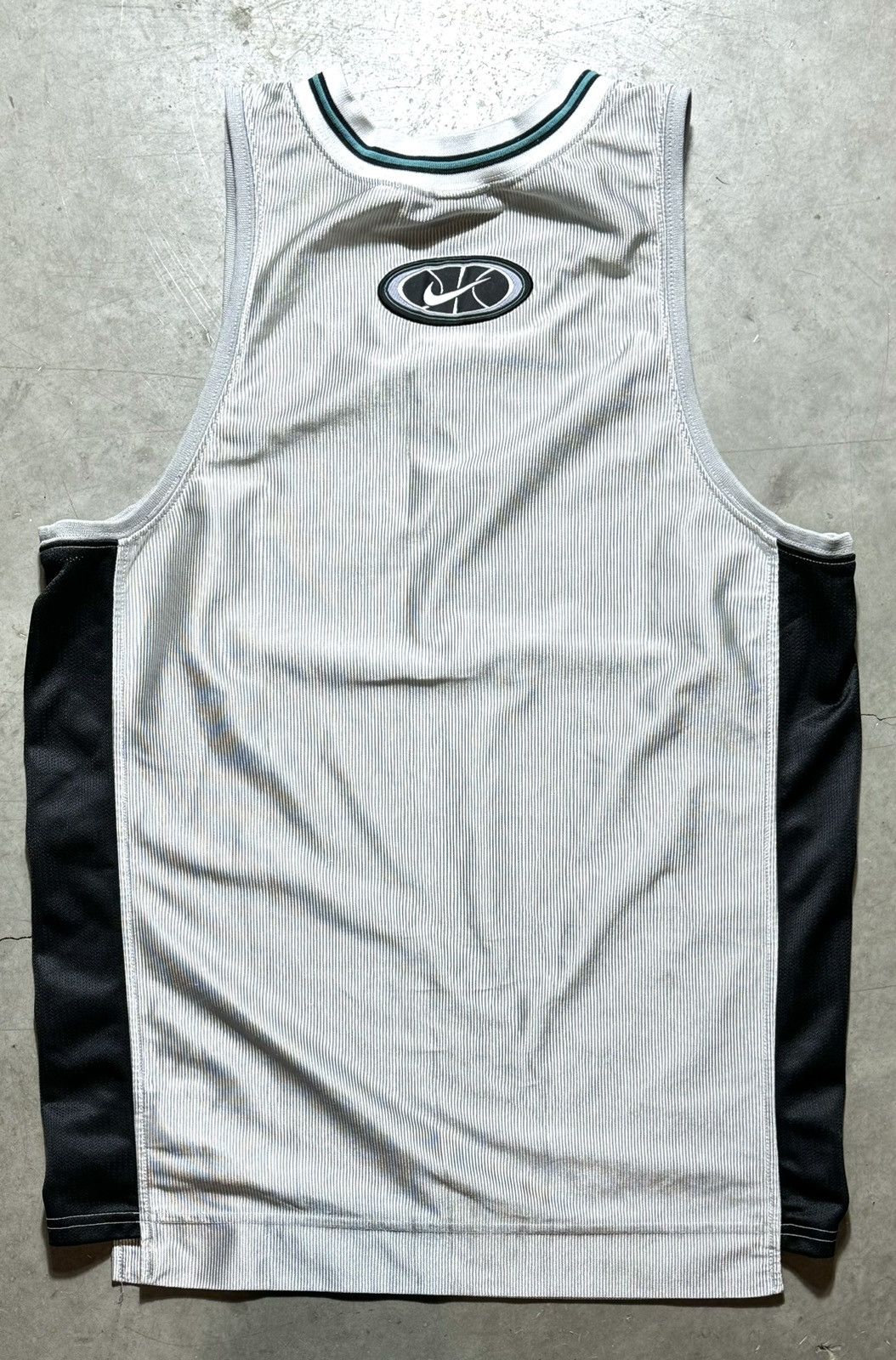 Nike × Vintage Vintage 90’s Nike Basketball Dazzle Jersey size L Size US L / EU 52-54 / 3 - 8 Thumbnail