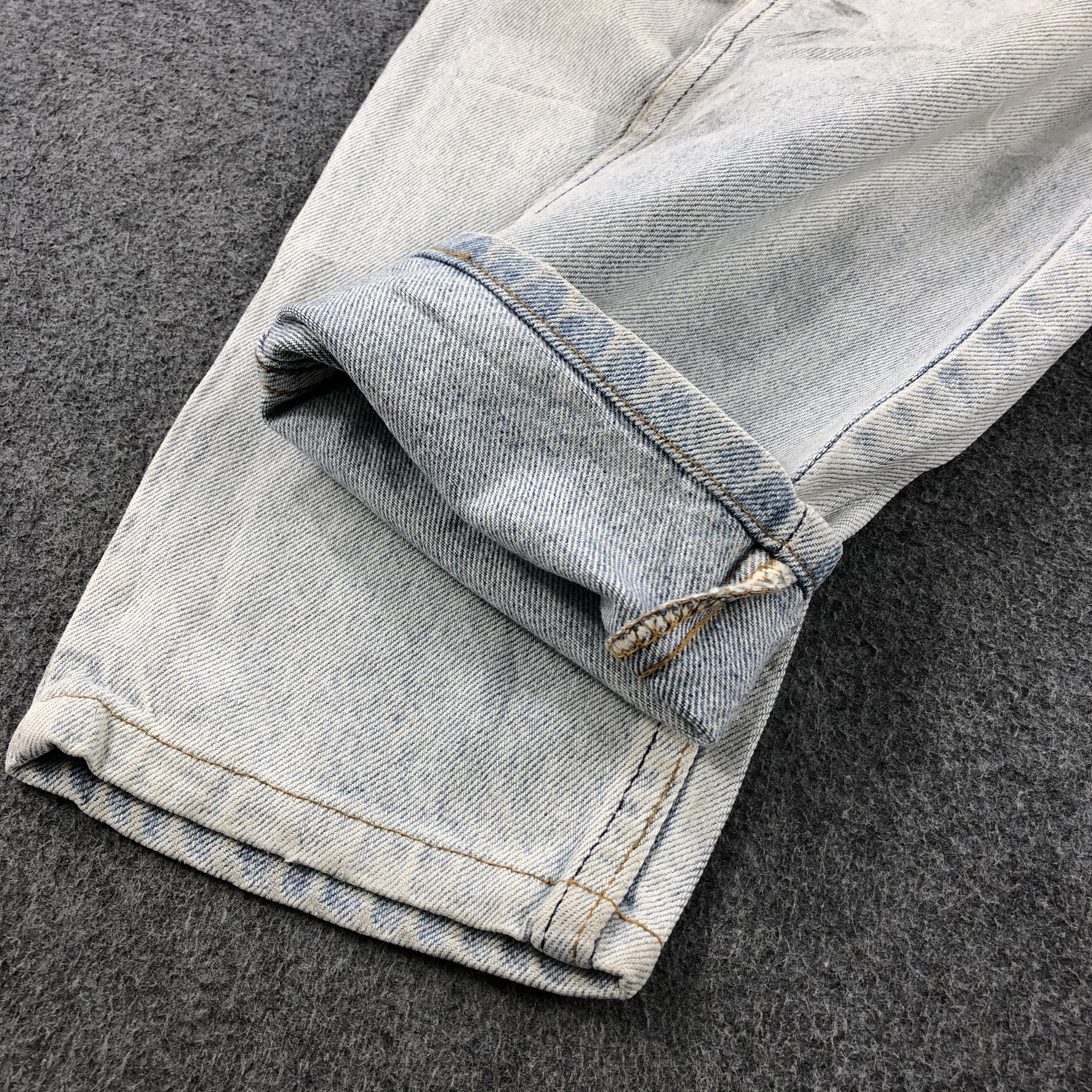 Levi's × Vintage Vintage Light Wash Levis Jeans-JM1946 Size US 28 / EU 44 - 7 Thumbnail