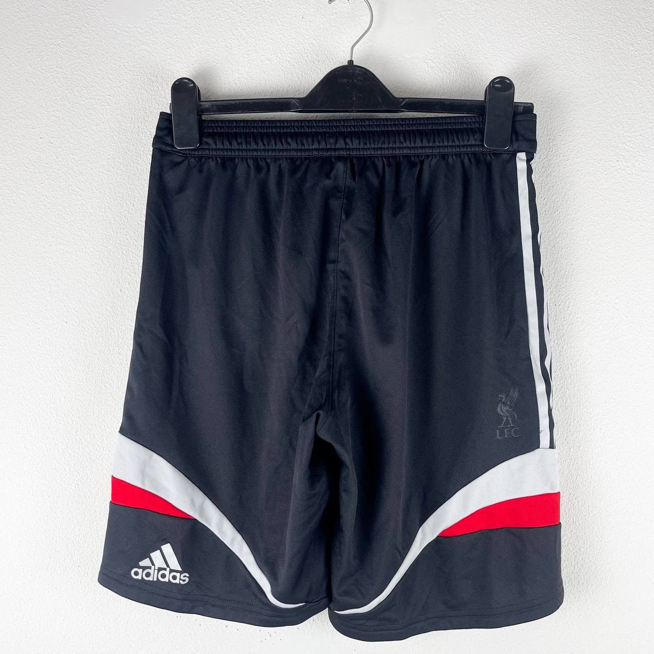Adidas Adidas shorts Liverpool Size US 36 / EU 52 - 3 Thumbnail