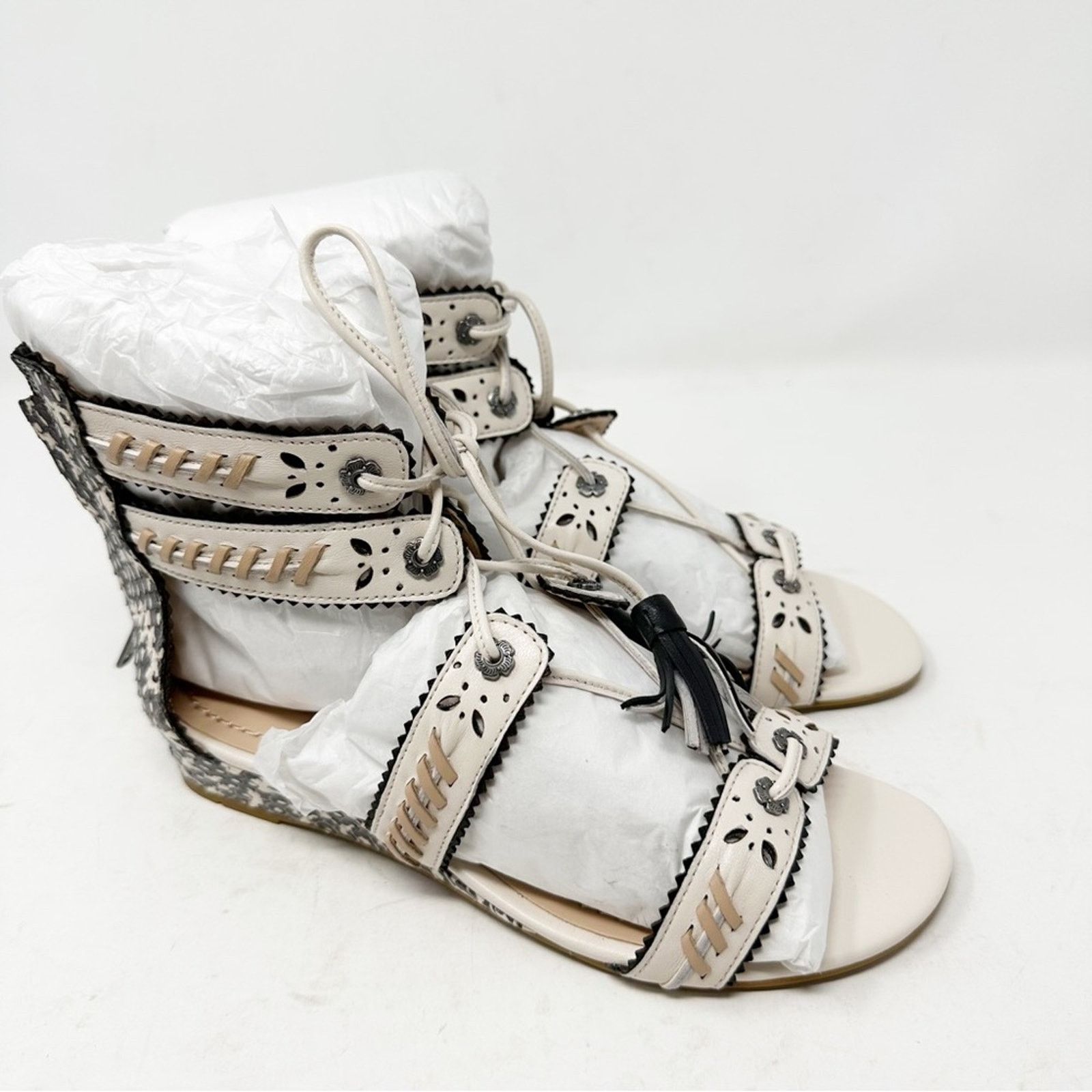 Coach COACH Via Demi Wedge Sandals Chalk NWT in Size 5 Size US 5 / IT 35 - 2 Thumbnail