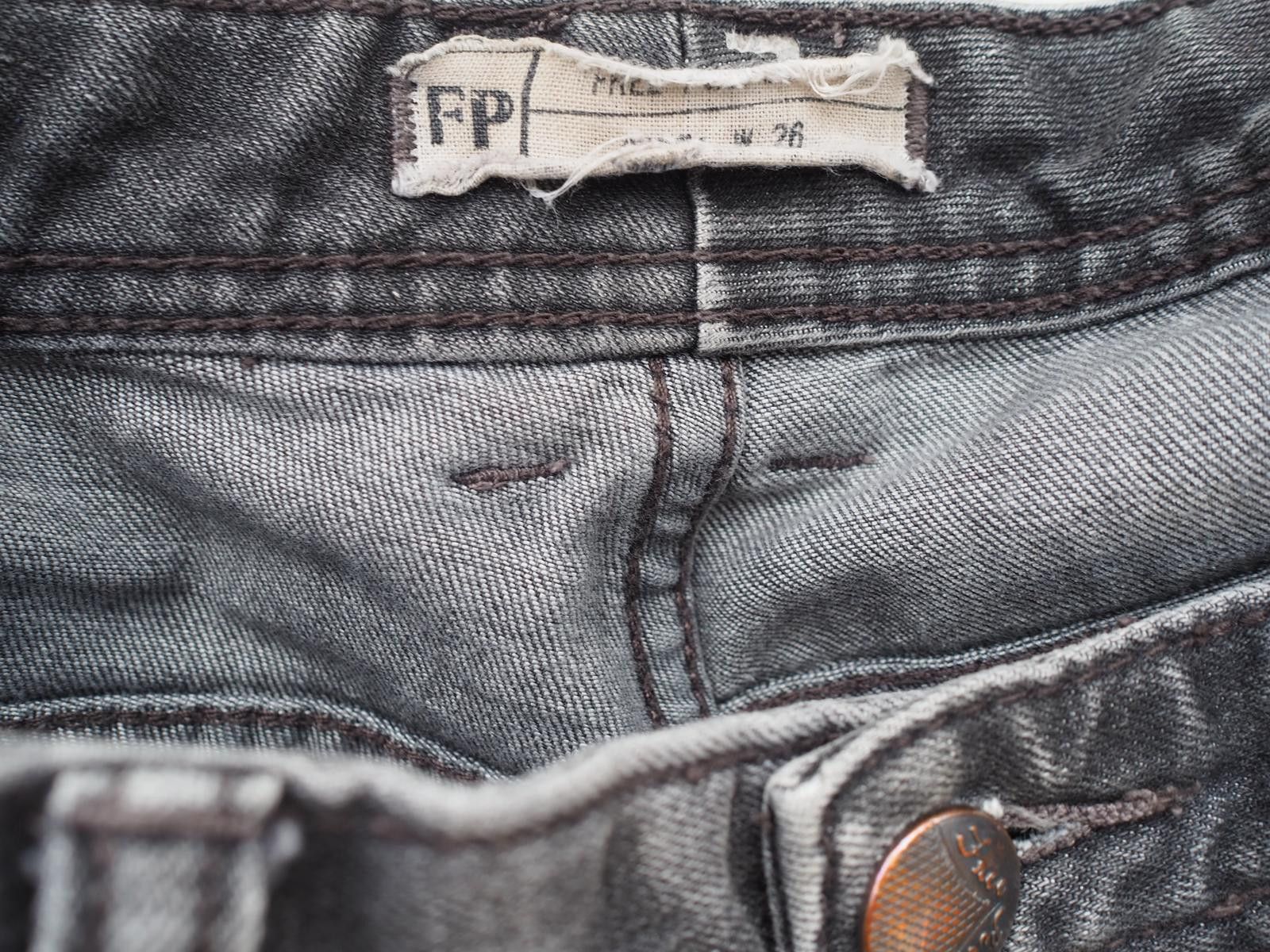 Free People Free People Skinny Black Distressed Jeans Size 26" / US 2 / IT 38 - 3 Thumbnail