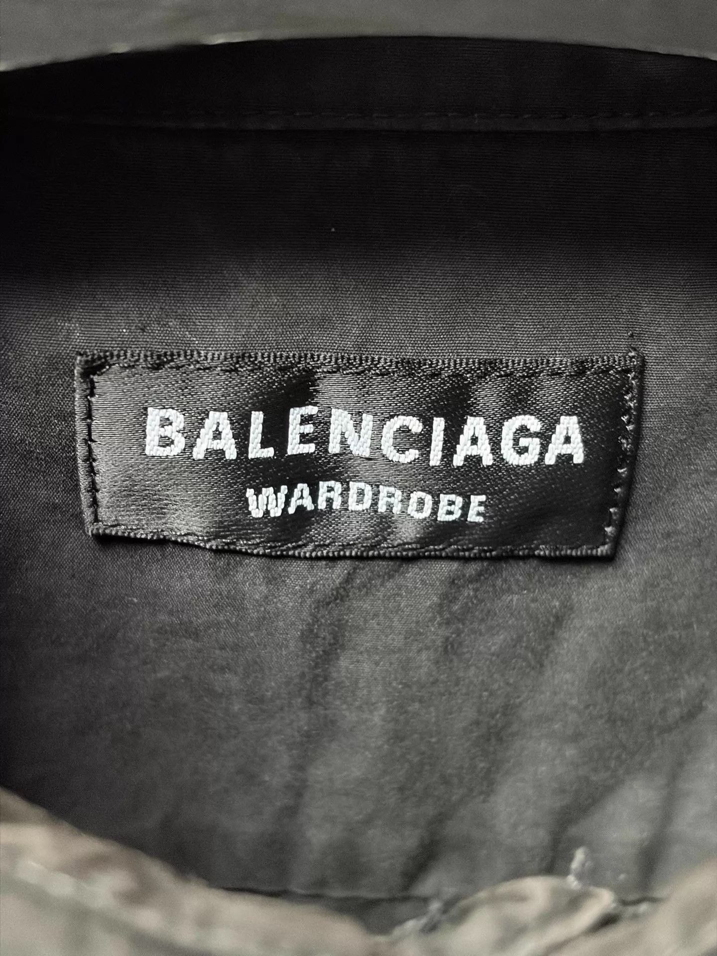 Balenciaga Balenciaga short-sleeve shirt black 37 XS distressed Size US XS / EU 42 / 0 - 4 Thumbnail