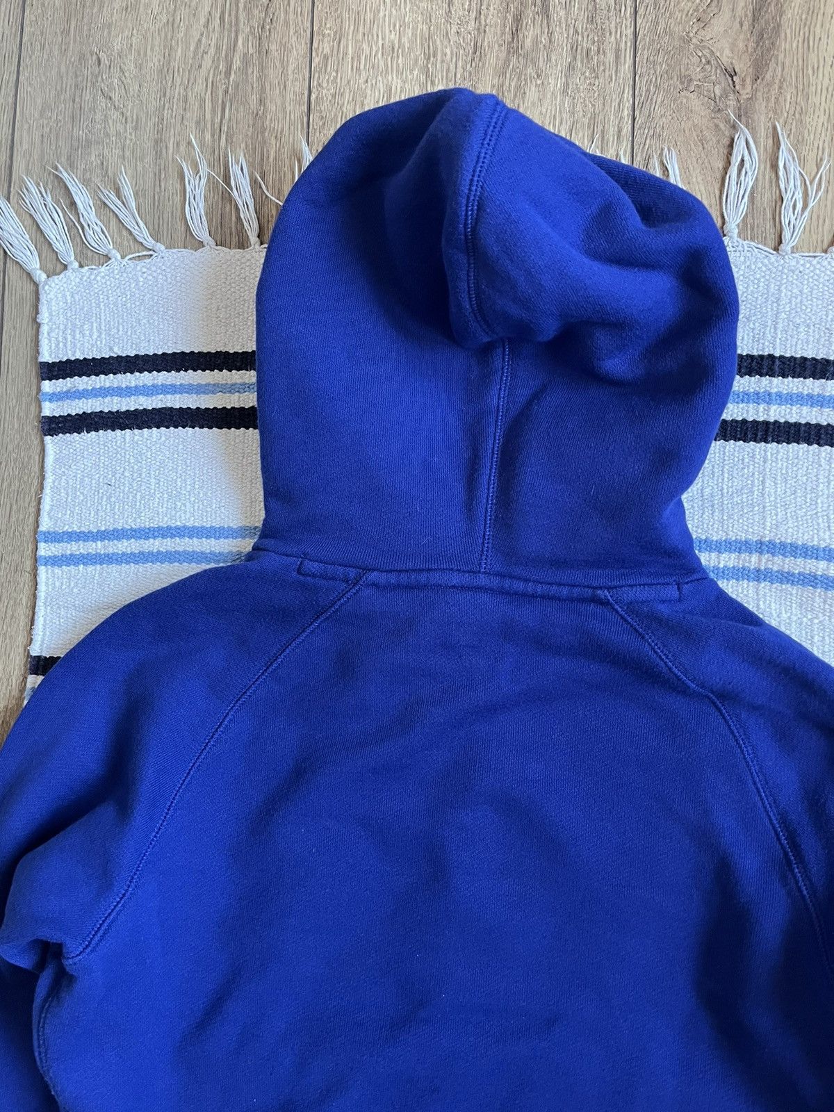 Nike Vintage Nike Y2K Blue Cotton Hoodie Big Velour Logo Size M Size US M / EU 48-50 / 2 - 13 Thumbnail