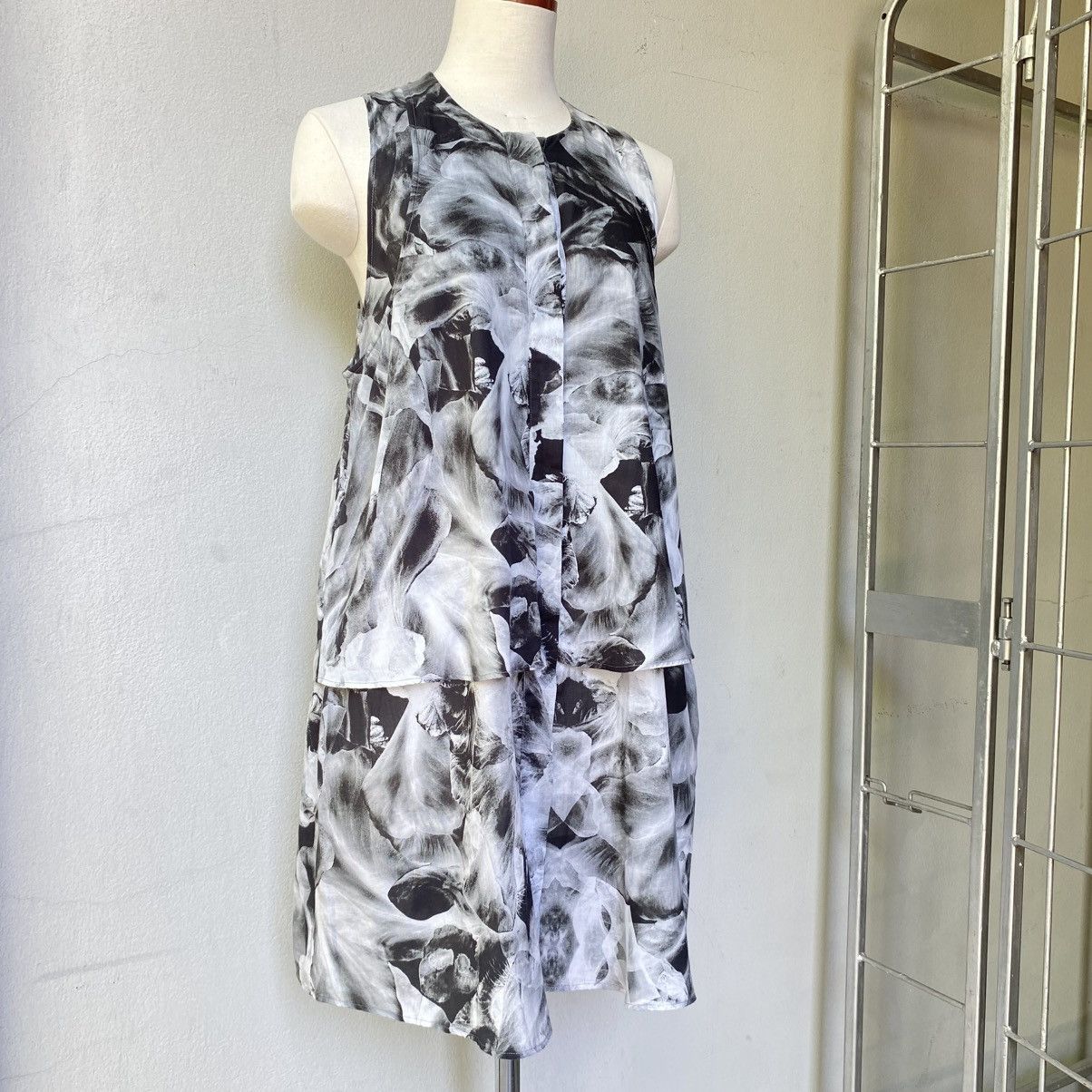 ALEXANDER MQUEEN Black & White Abstract Sleeveless Dress