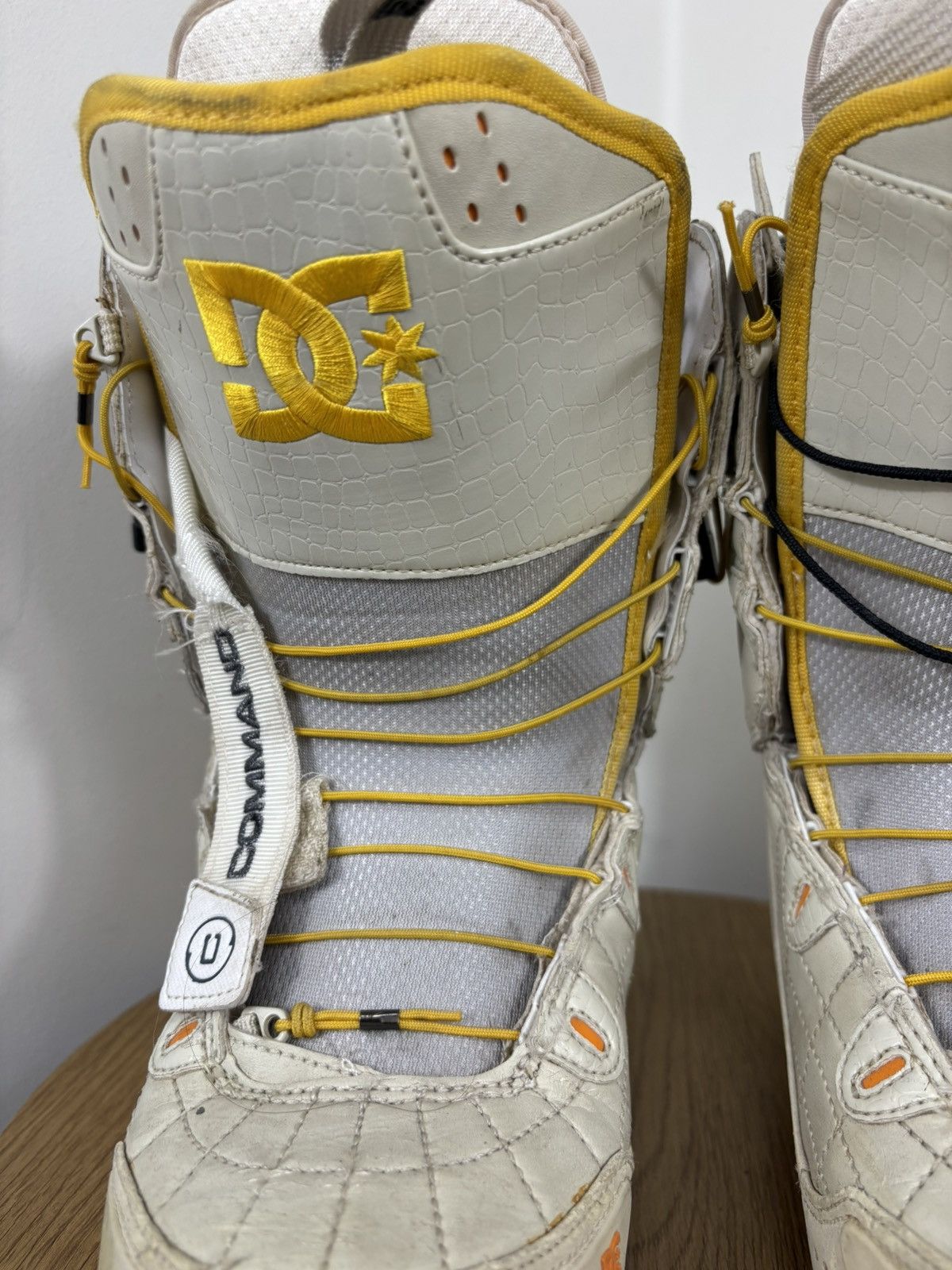 DC DC Nib Graphix Turtle Dove Women’s Snowboard Boots Size US 7 / IT 37 - 8 Thumbnail