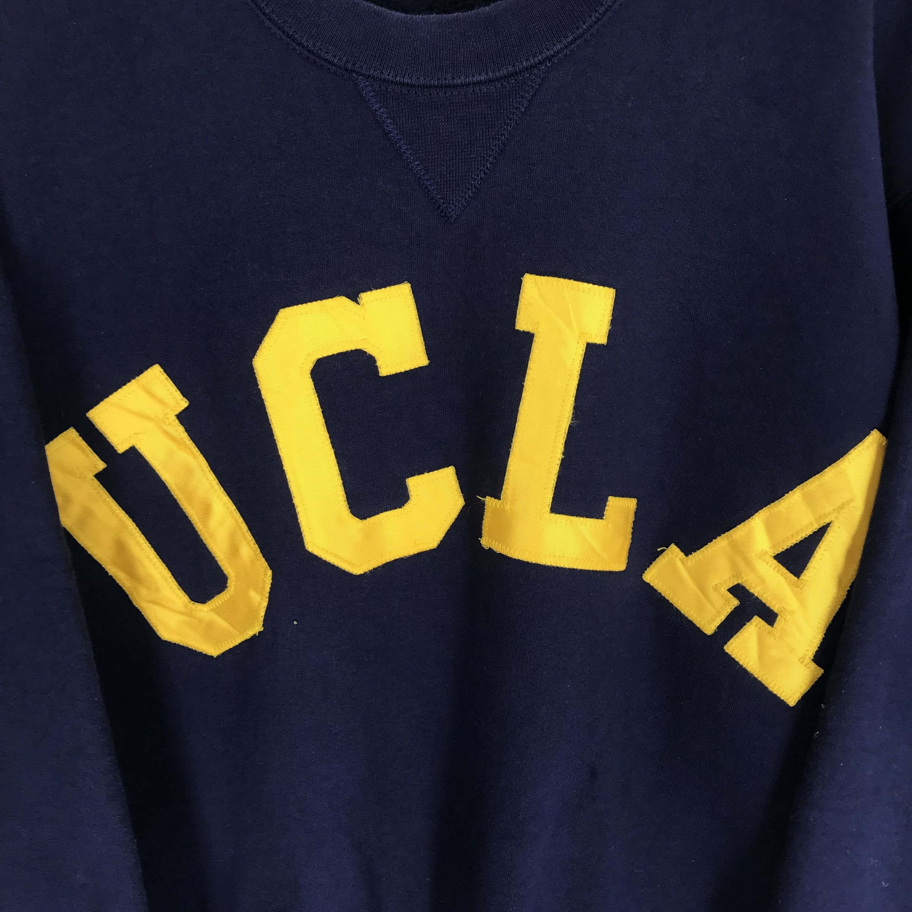 NCAA Vintage 90s UCLA Bruins Ncaa Sweatshirt Size US M / EU 48-50 / 2 - 7 Thumbnail