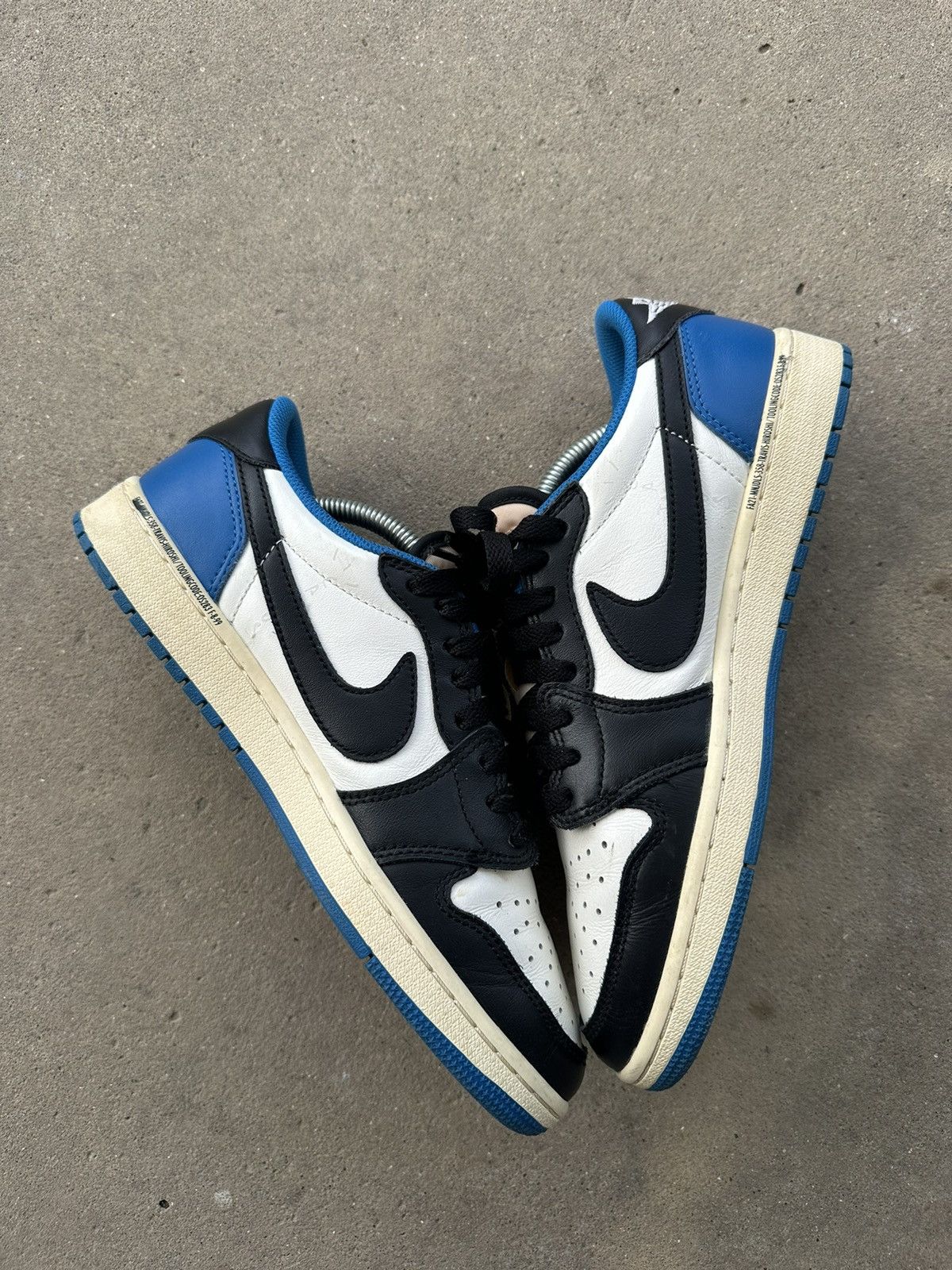 Jordan Brand Air Jordan 1 Retro Low Travis Scott Fragment Design size 9 Size US 9 / EU 42 - 2 Thumbnail
