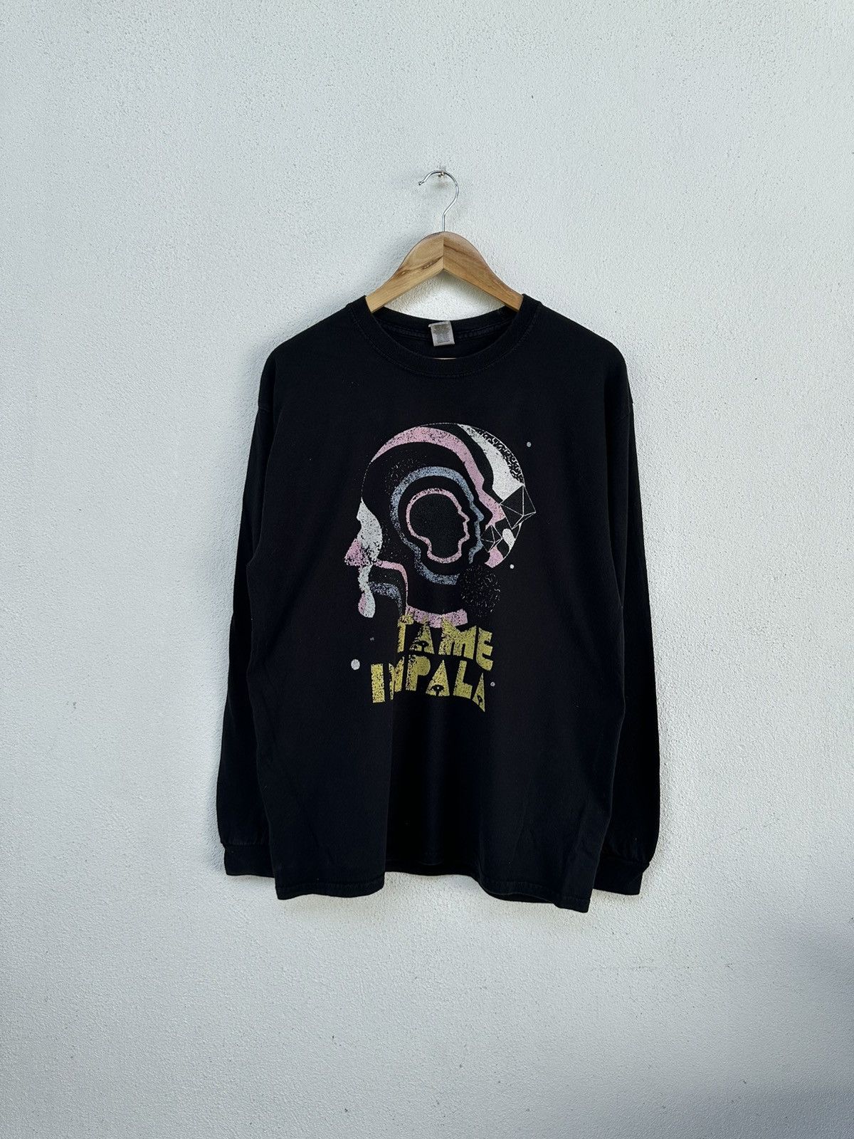 Band Tees Tame impala pyschedelic long sleeve Size US L / EU 52-54 / 3 - 1 Thumbnail