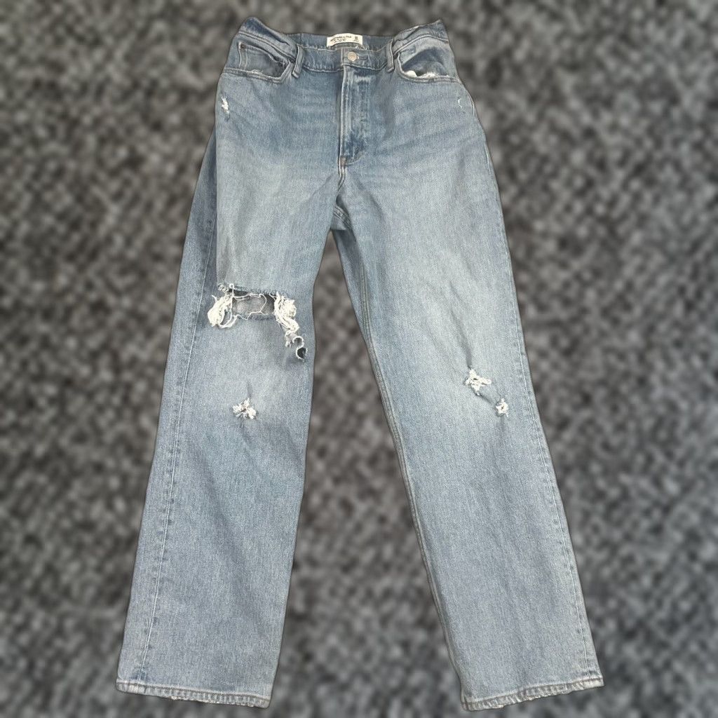 Abercrombie & Fitch Abercrombie & Fitch Women's 90s Straight Jeans Size 30 Light Wash Blue Distressed High Rise Size ONE SIZE - 1 Thumbnail