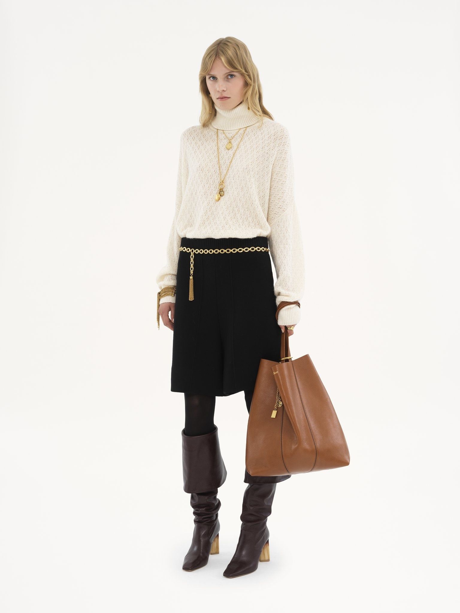 Chloe o1loc1c11125 Generous Turtleneck Sweater in Iconic Milk Size M / US 6-8 / IT 42-44 - 2 Thumbnail