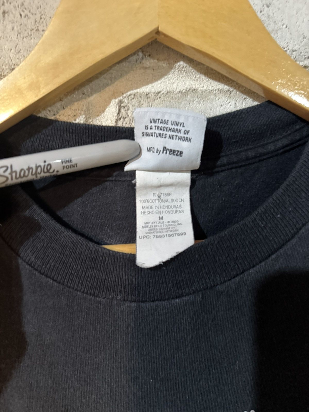 Vintage 2005 Motley Crue Theatre of Pain Size US M / EU 48-50 / 2 - 3 Thumbnail