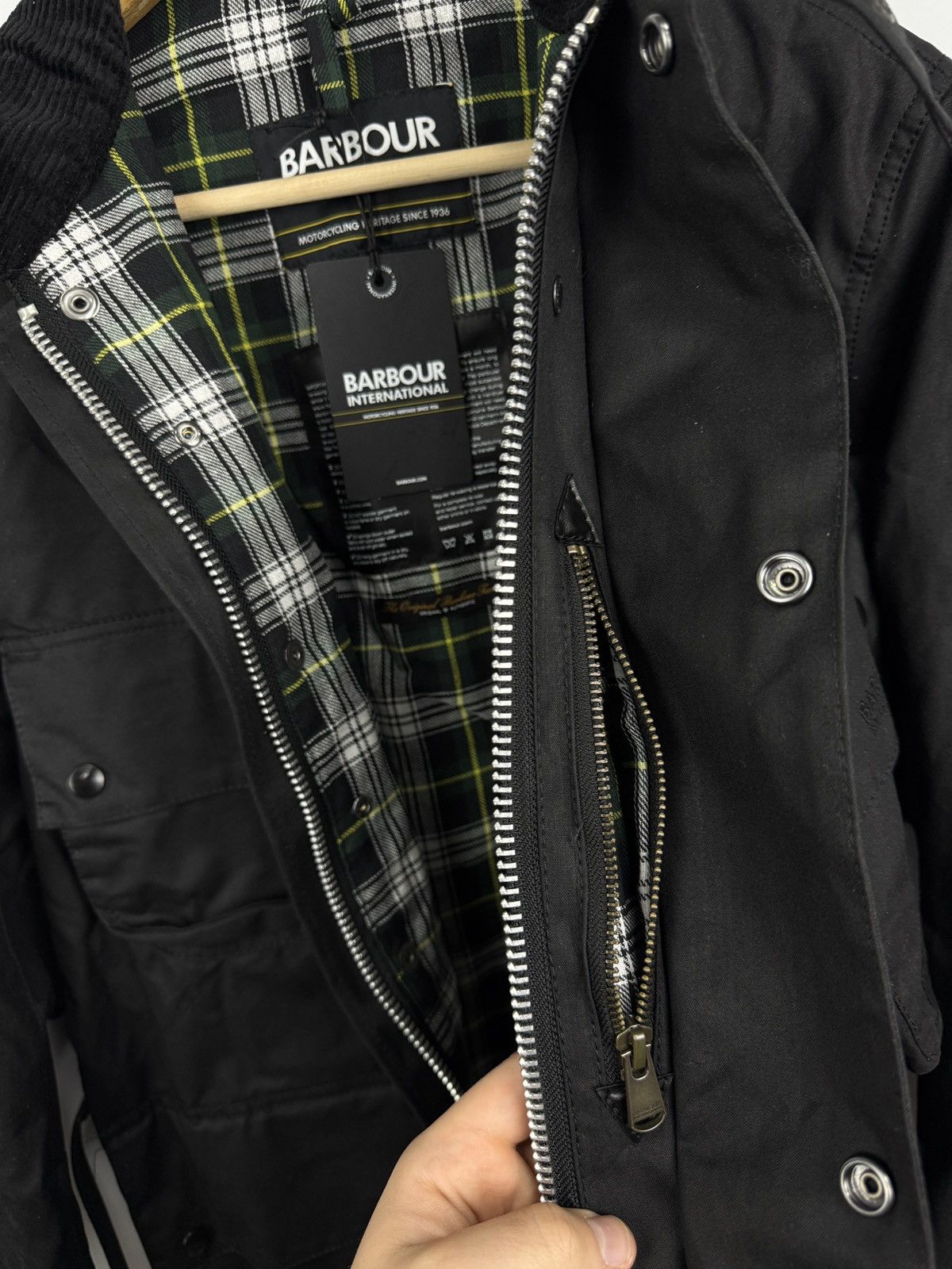Barbour 🏴󠁧󠁢󠁥󠁮󠁧󠁿❗️NEW Barbour International A7 Wax Jacket Reflective Retro Size US M / EU 48-50 / 2 - 13 Thumbnail