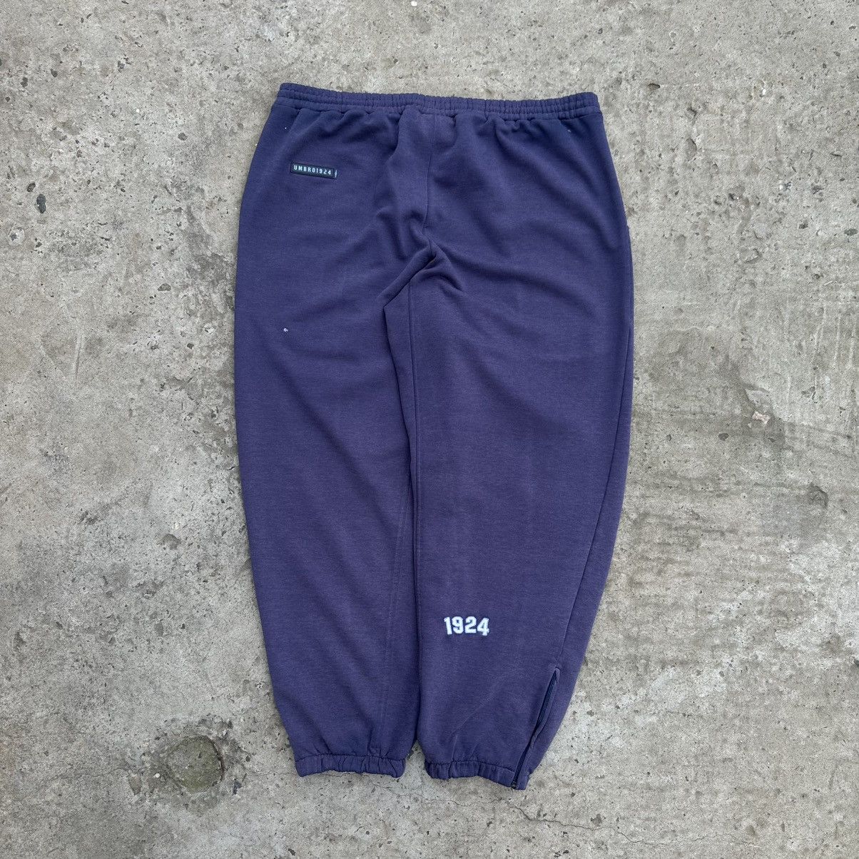 Umbro Vintage Umbro Joggers Small Logo Trashed Size L Y2K 90s USA Size US 36 / EU 52 - 10 Thumbnail