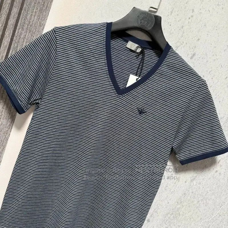 Dior Dior Men's Cotton Logo T-Shirt in Navy . Size US S / EU 44-46 / 1 - 7 Thumbnail
