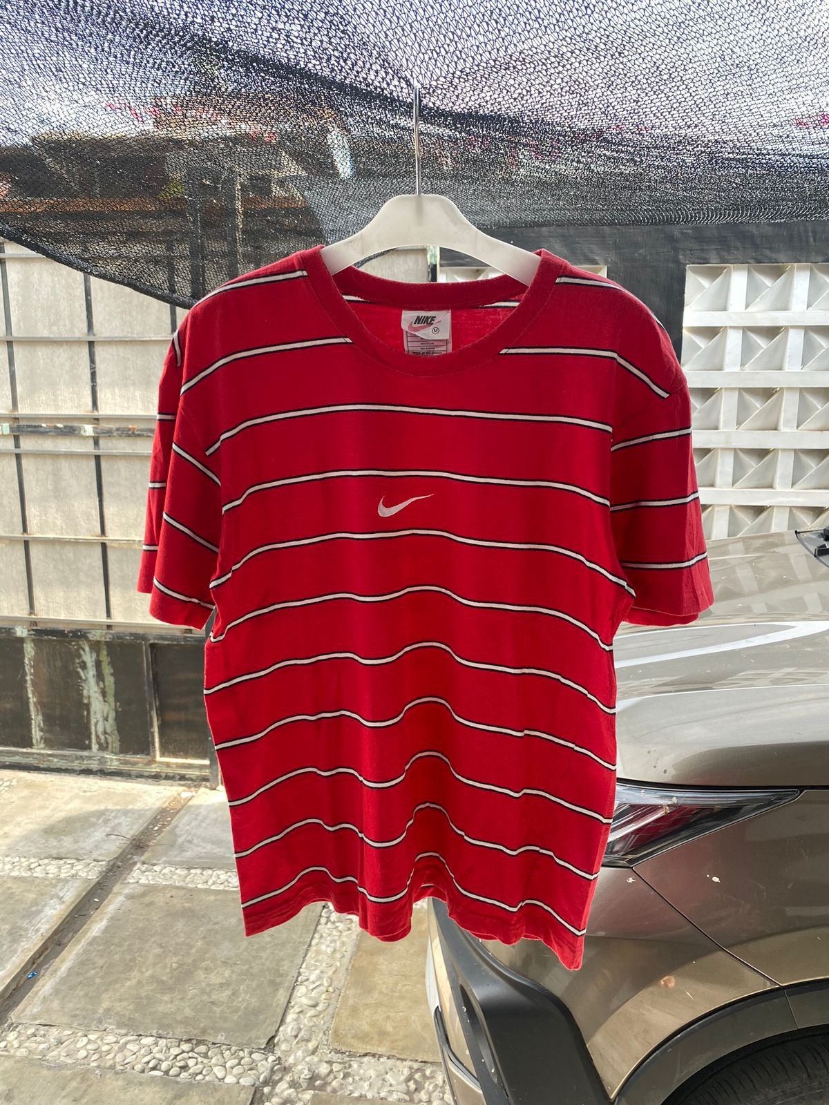 Nike × Vintage 💸NEED GONE💸vintage 90s nike center logo stripe tshirt Size M / US 6-8 / IT 42-44 - 1 Thumbnail