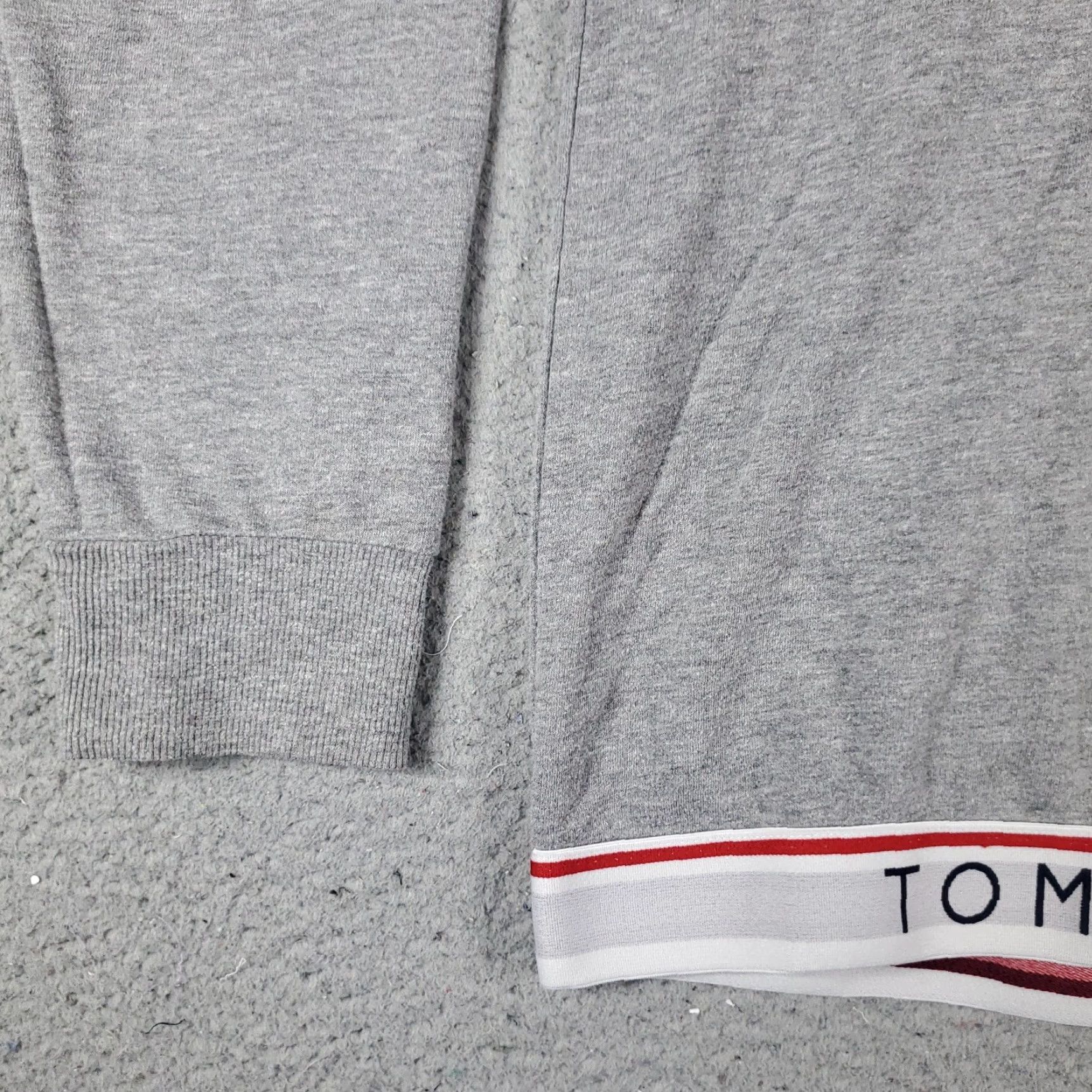 Tommy Hilfiger Tommy Hilfiger Shirt Mens Large Gray Hooded Pullover Mock Neck Long Sleeve Casual T-Shirt Logo Modern Americana Mens Size US L / EU 52-54 / 3 - 3 Thumbnail