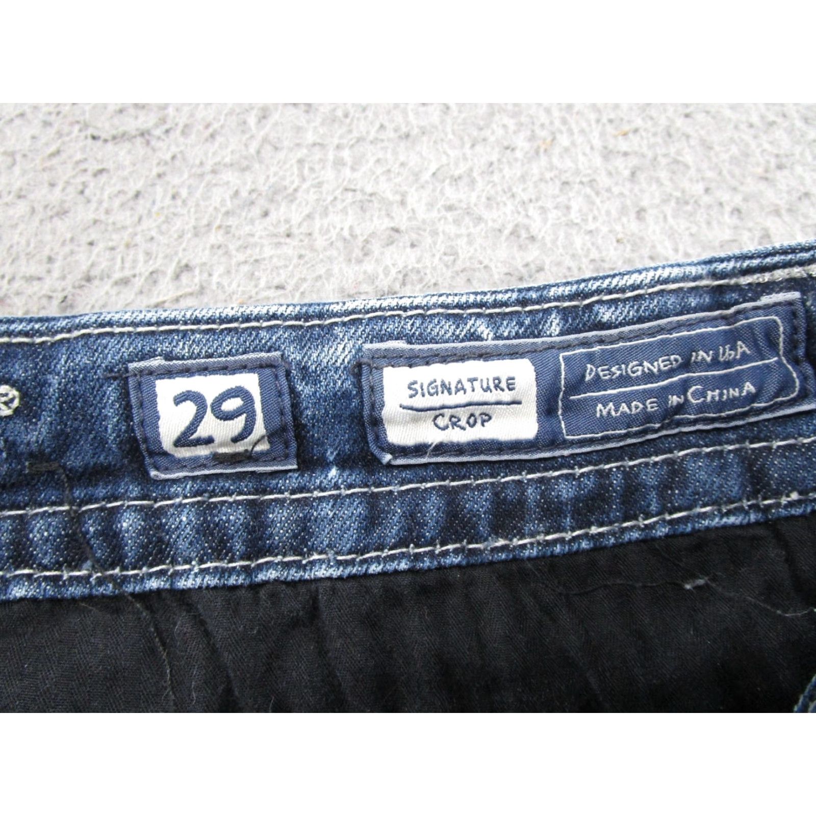 Miss Me Miss Me Signature Crop Distressed Blue Jeans Womens Size 29 Embroidered Stretch Size 29" - 4 Thumbnail