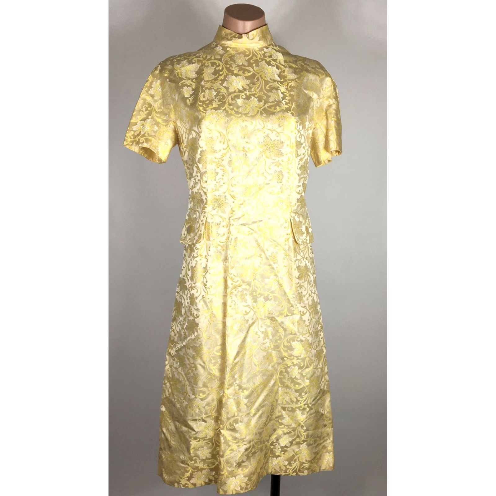Etro VINTAGE 60s Gold Floral Brocade Formal Evening Dress Mock Neck S/M Button Retro Cotillion Formals Sheath Womens Size S / US 4 / IT 40 - 3 Thumbnail