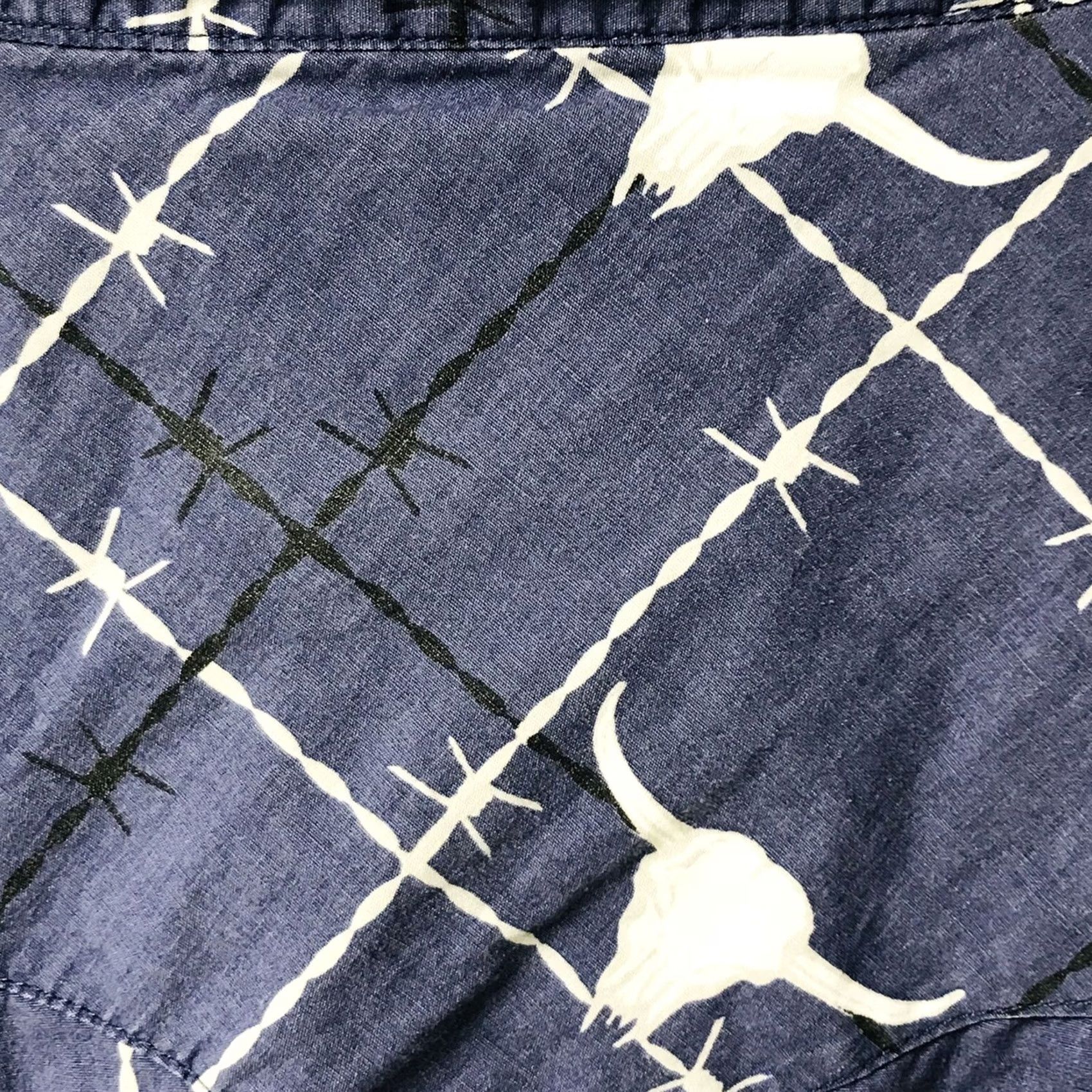 Vintage Cowboy Hardware Longhorn Skull Barbed Wire Western Button-Up Long Sleeve Shirt XL Men Blue, Cotton, Snap, Pockets, Casual, Regular Fit Size US XL / EU 56 / 4 - 4 Thumbnail