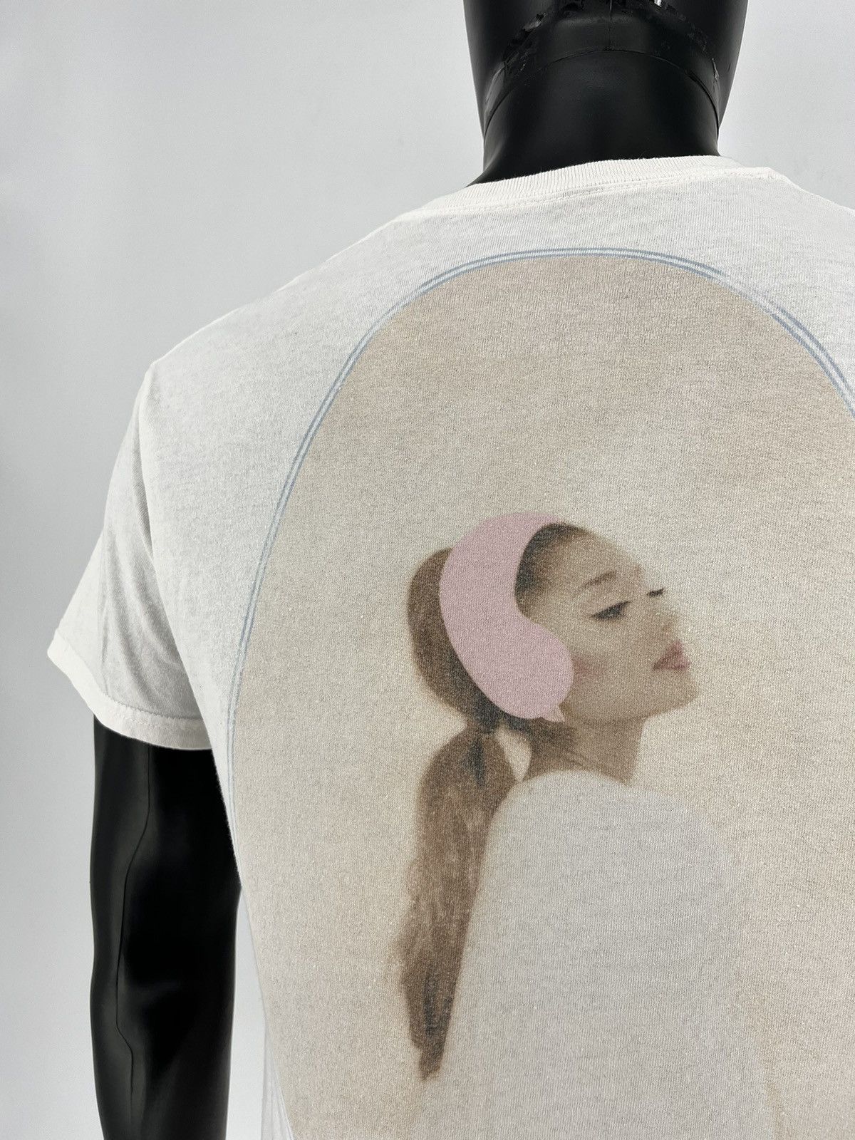 Band Tees Vintage 🔥RARE🔥 Ariana Grande Solo Singer Rappars Shirt Size US M / EU 48-50 / 2 - 11 Thumbnail