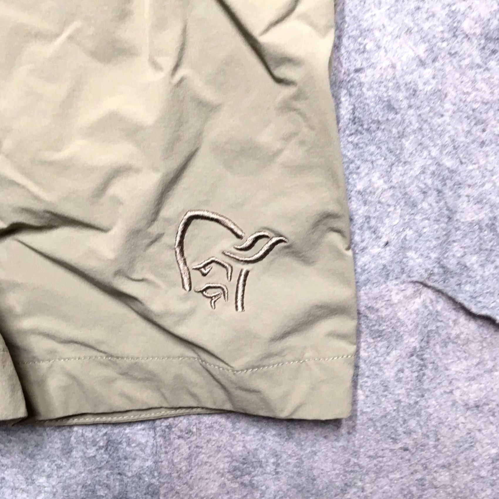 Vintage Norrøna Bitihorn Lightweight Hiking Shorts Mens 36 Beige 10" Inseam Nylon Pocket Adjustable Waist - Mens Large Regular Fit, 10 in Inseam, Beige Size US 33 - 2 Thumbnail