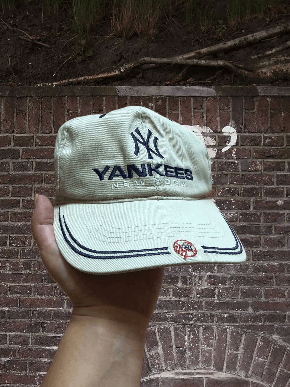 New York Yankees Vintage Cap white Y2K big logo Hats New York Yankees Size ONE SIZE - 1 Thumbnail