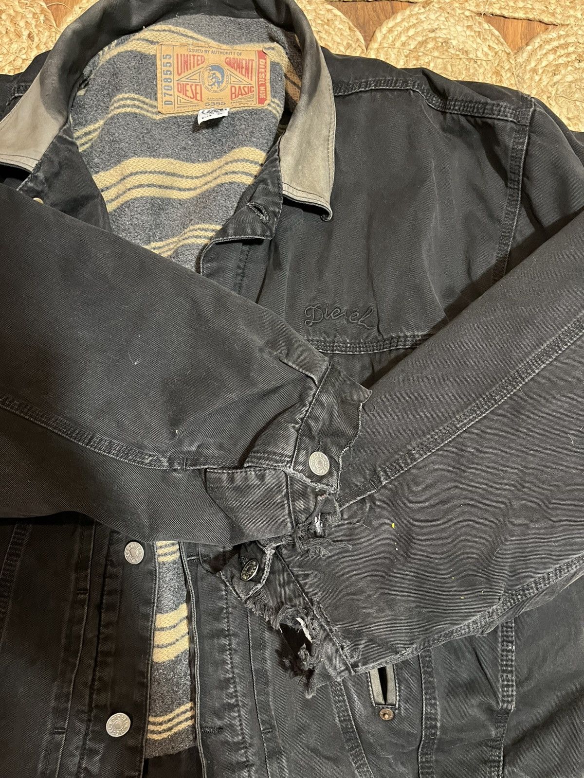 Diesel × Vintage 90s distressed Diesel blanket lined denim jeans jacket worn Size US XL / EU 56 / 4 - 4 Thumbnail