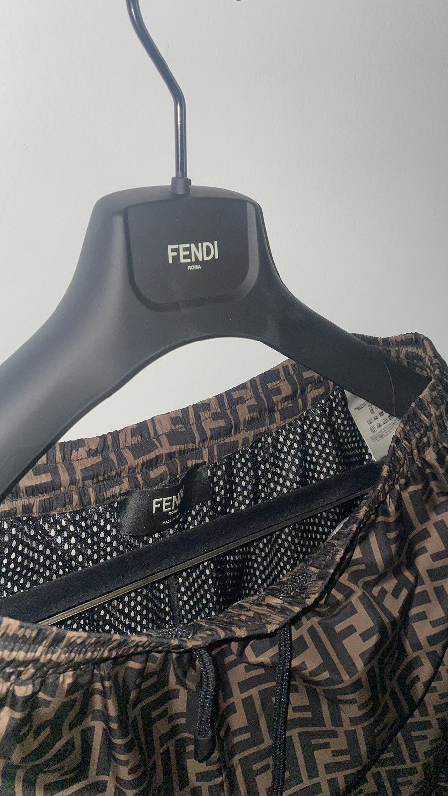 Fendi Fendi brown nylon pants sz 48 (XL) new Jogging pants Size US 32 / EU 48 - 4 Thumbnail