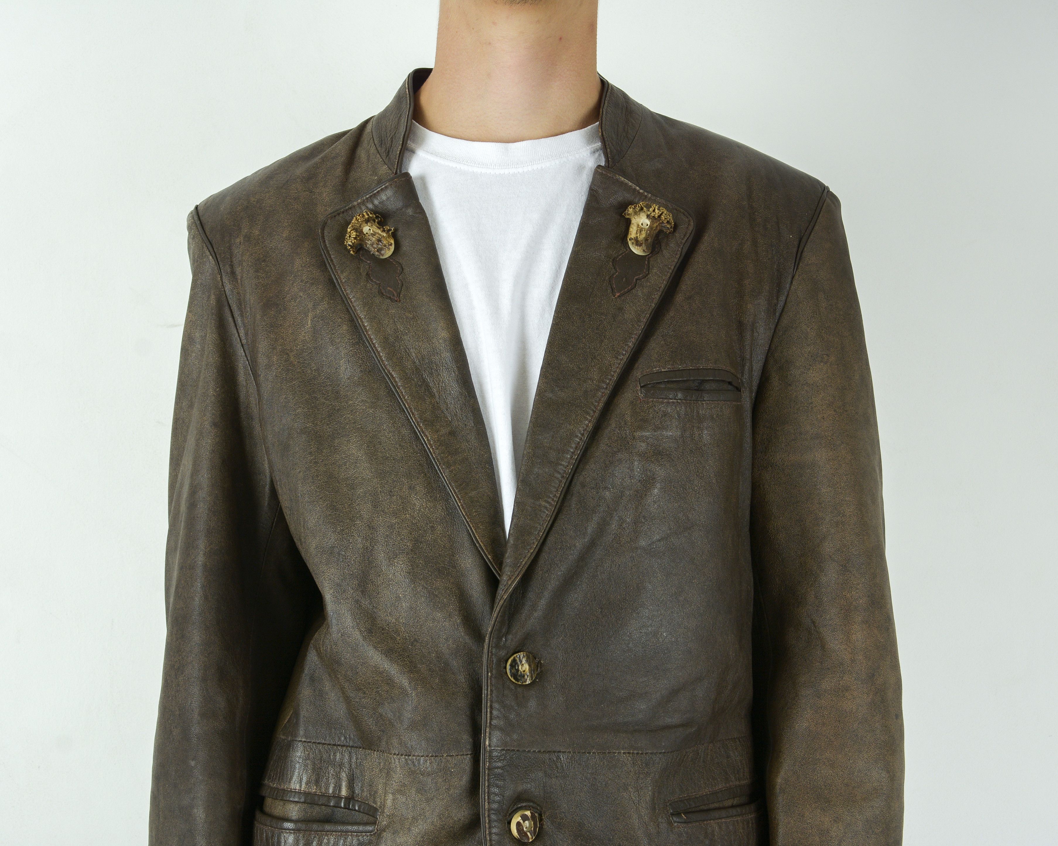 Vintage Real Bone Button leather blazer UK 40 US Trachten Jacket M Size US M / EU 48-50 / 2 - 5 Thumbnail