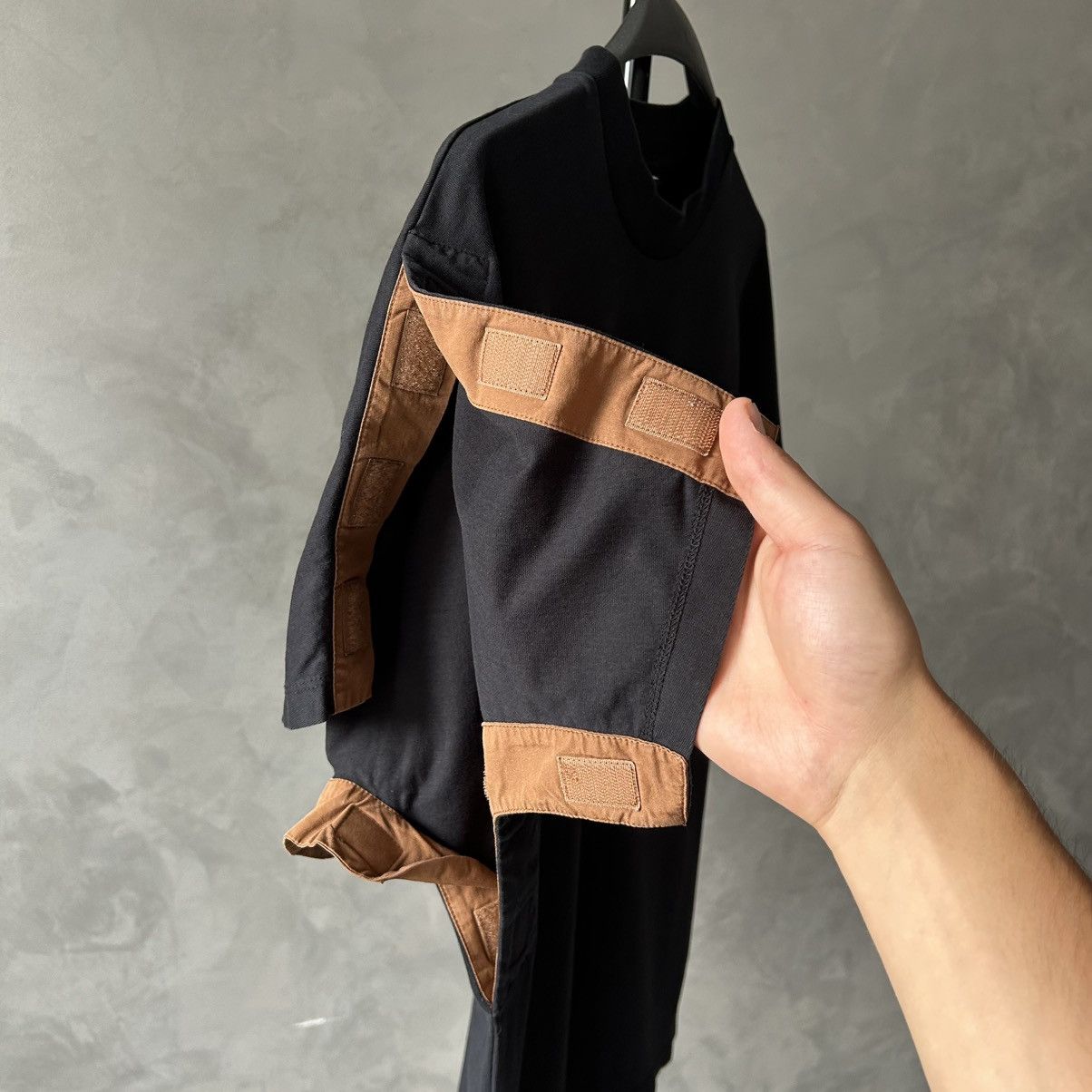 Jacquemus Jacquemus Nylon Pocket T Shirt Size US S / EU 44-46 / 1 - 5 Thumbnail