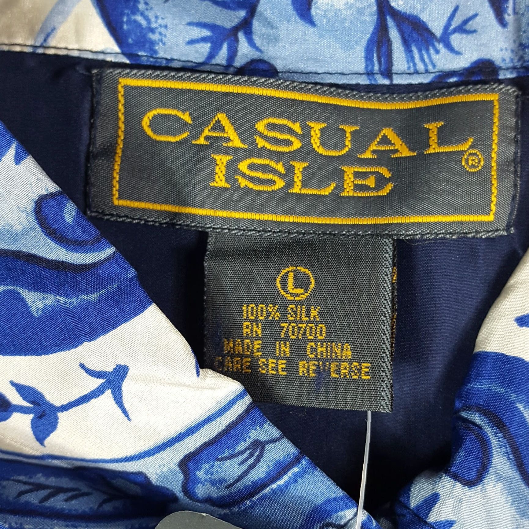 Vintage VINTAGE Casual Isle Women's Button-Up Shirt L Blue Silk 80s Preppy Outdoor Golf Tennis Size L / US 10 / IT 46 - 6 Thumbnail