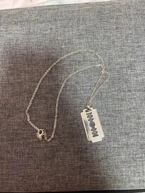 Jewelry Razor Blade Pendant Necklace Size ONE SIZE - 2 Thumbnail