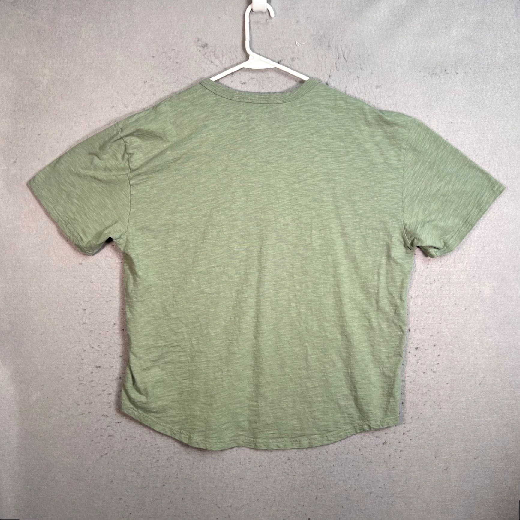 Gap Gap Mens XL Green Henley T-Shirt 100% Cotton Short Sleeve Slub Curved Hem Shirt VINTAGE? No, 2020-2029 Size US XL / EU 56 / 4 - 2 Thumbnail
