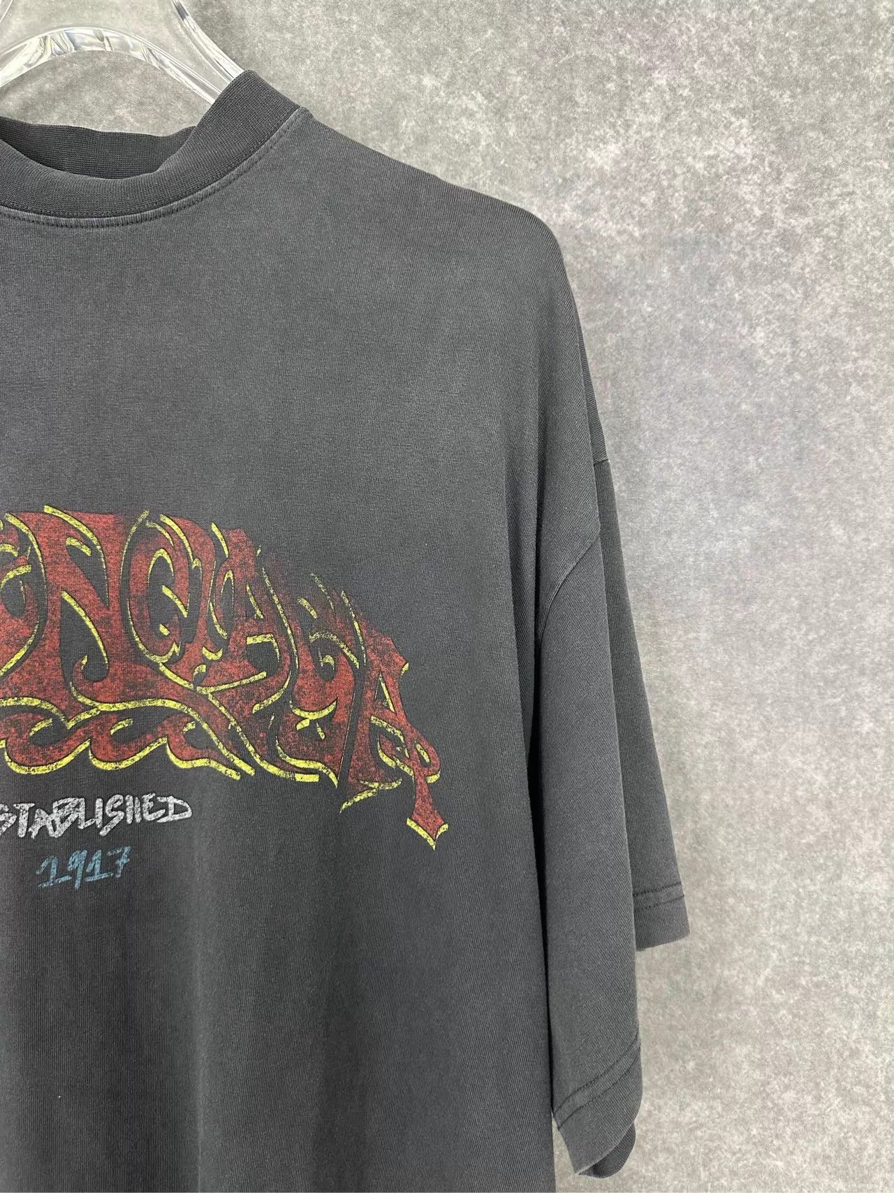 Balenciaga Balenciaga Distressed Printed Logo S/S Tee Size 2 Size XS / US 0-2 / IT 36-38 - 5 Thumbnail