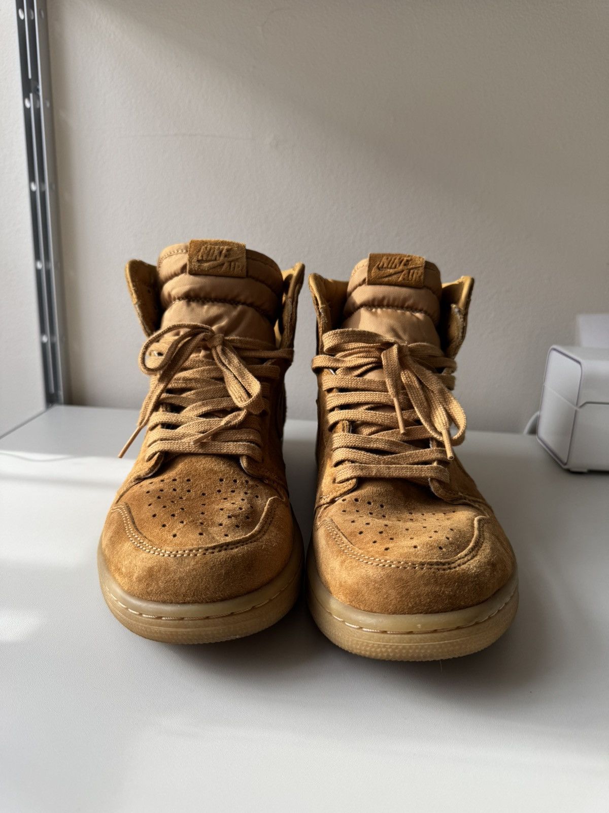 Nike Nike Air Jordan 1 Retro High OG Wheat Golden Harvest Sz 9.5 Size US 9.5 / EU 42-43 - 2 Thumbnail