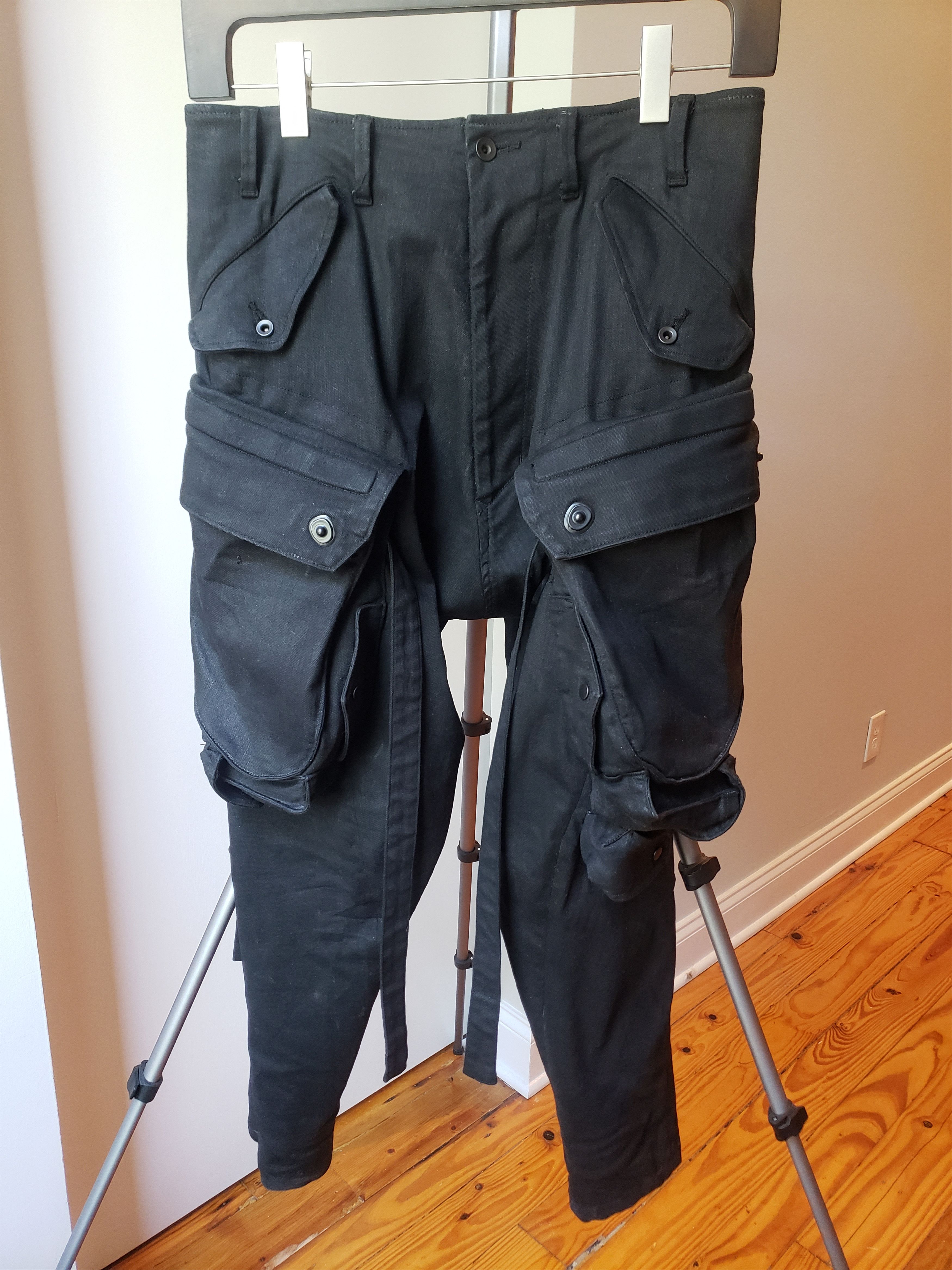 Julius Black Gas Mask Cargo Pants (818PAM15-BK) | Grailed