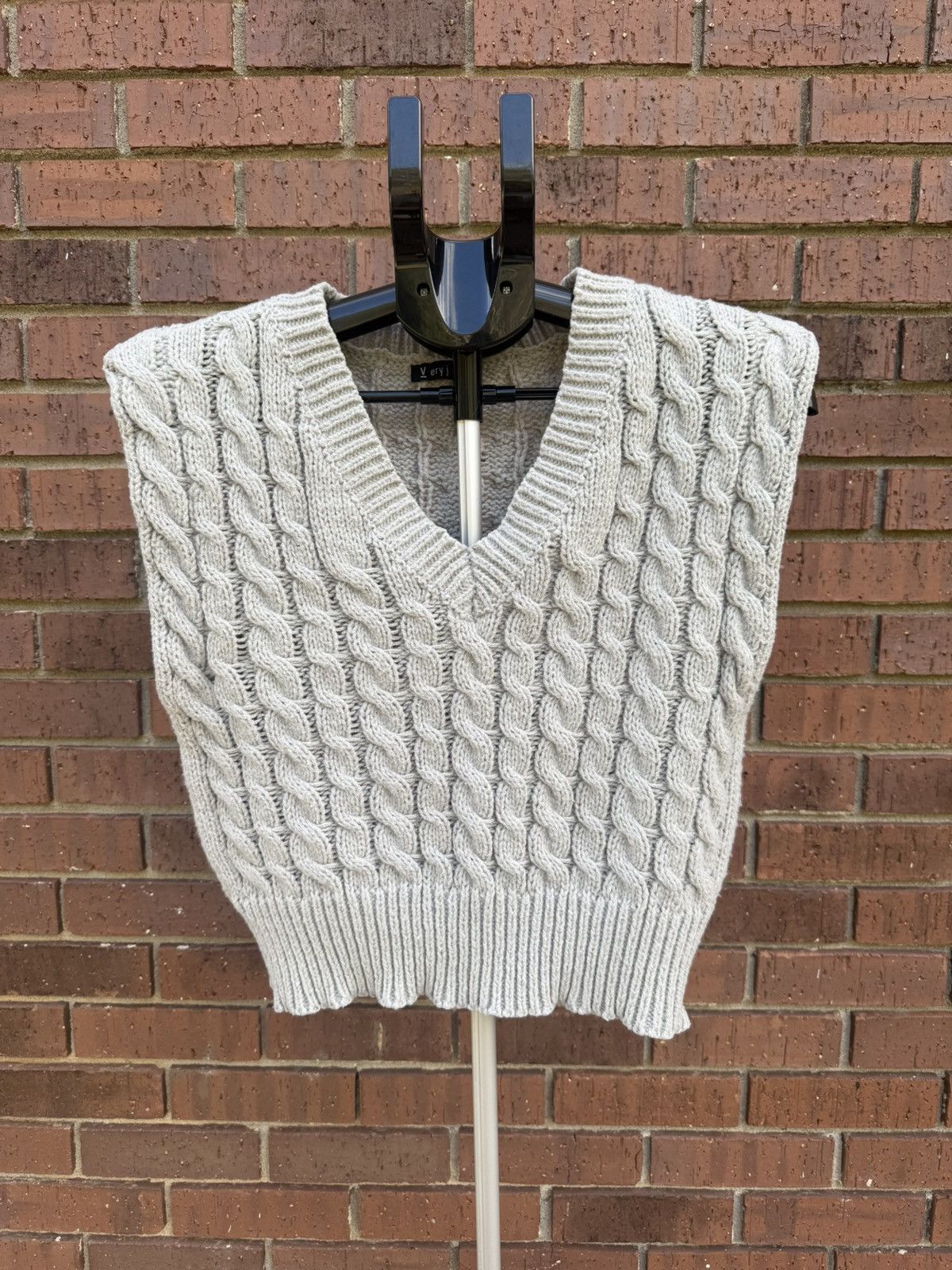 Other Very J Sleeveless Gray Cable Knit Sweater Vest Top Medium Size M / US 6-8 / IT 42-44 - 1 Thumbnail