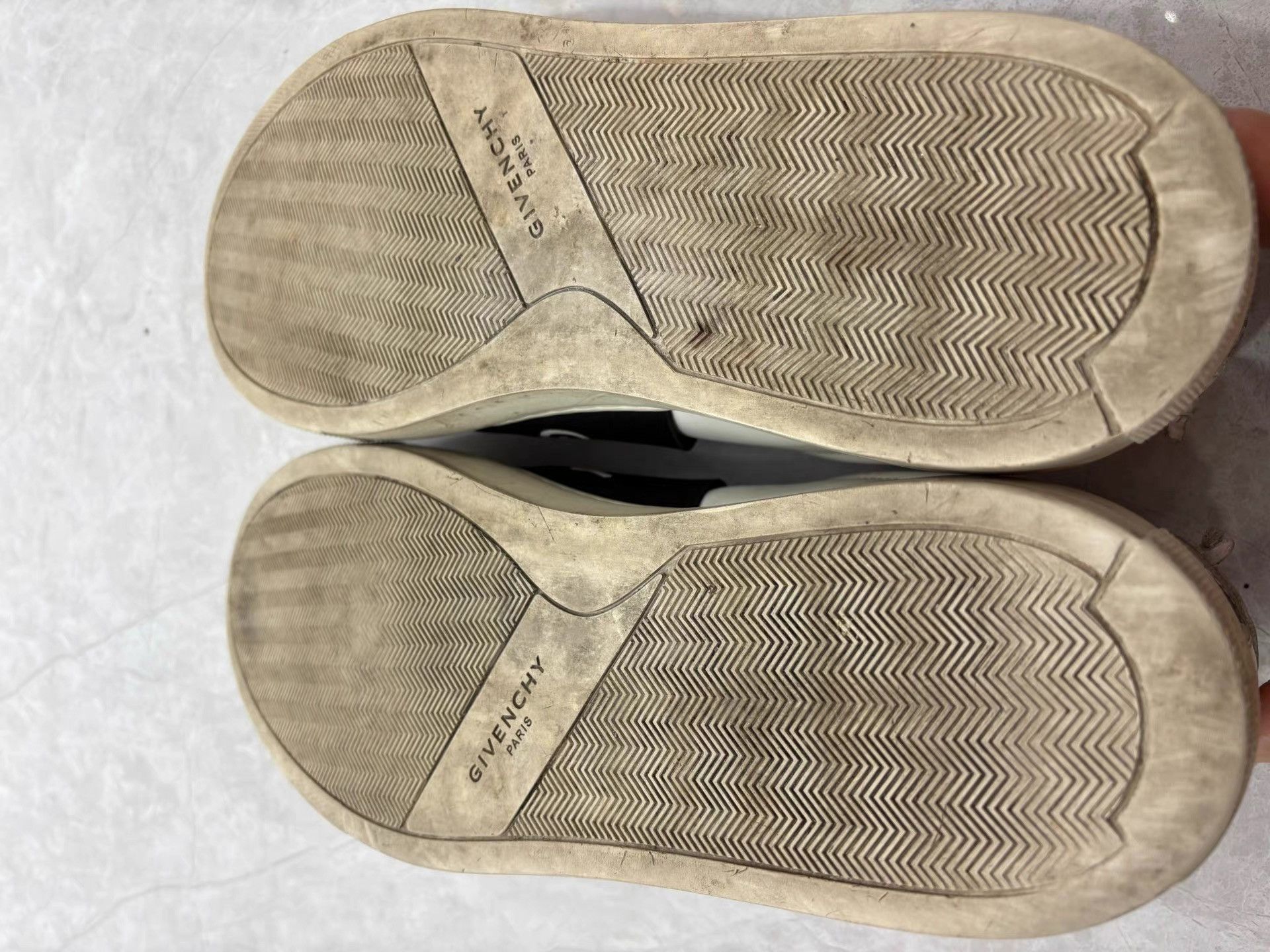 Givenchy Givenchy Men's Slip-on White Sneakers K29 Size US 9 / EU 42 - 5 Thumbnail