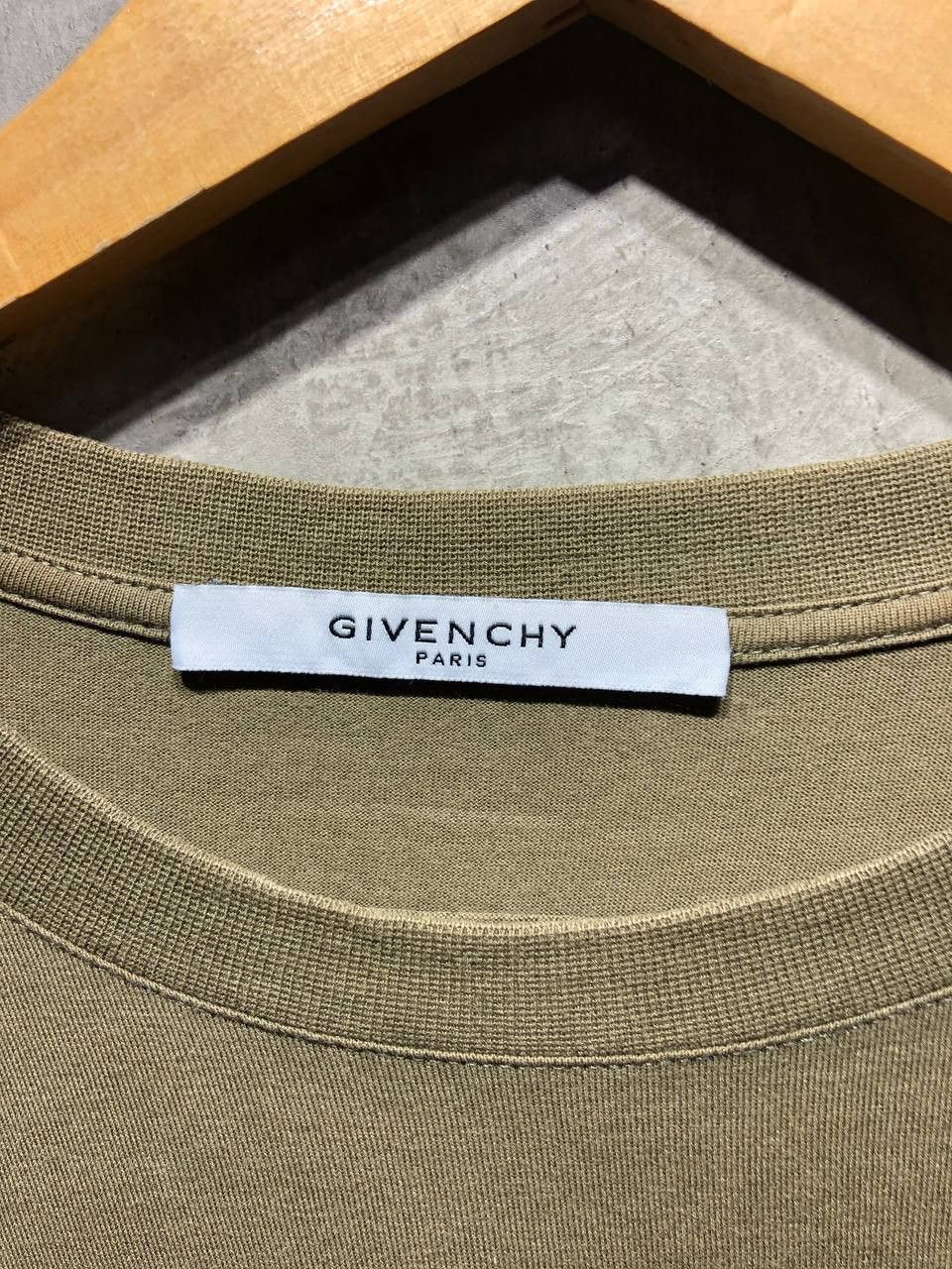Givenchy Givenchy Silk Embroidered Hem Logo tee Size US L / EU 52-54 / 3 - 2 Thumbnail