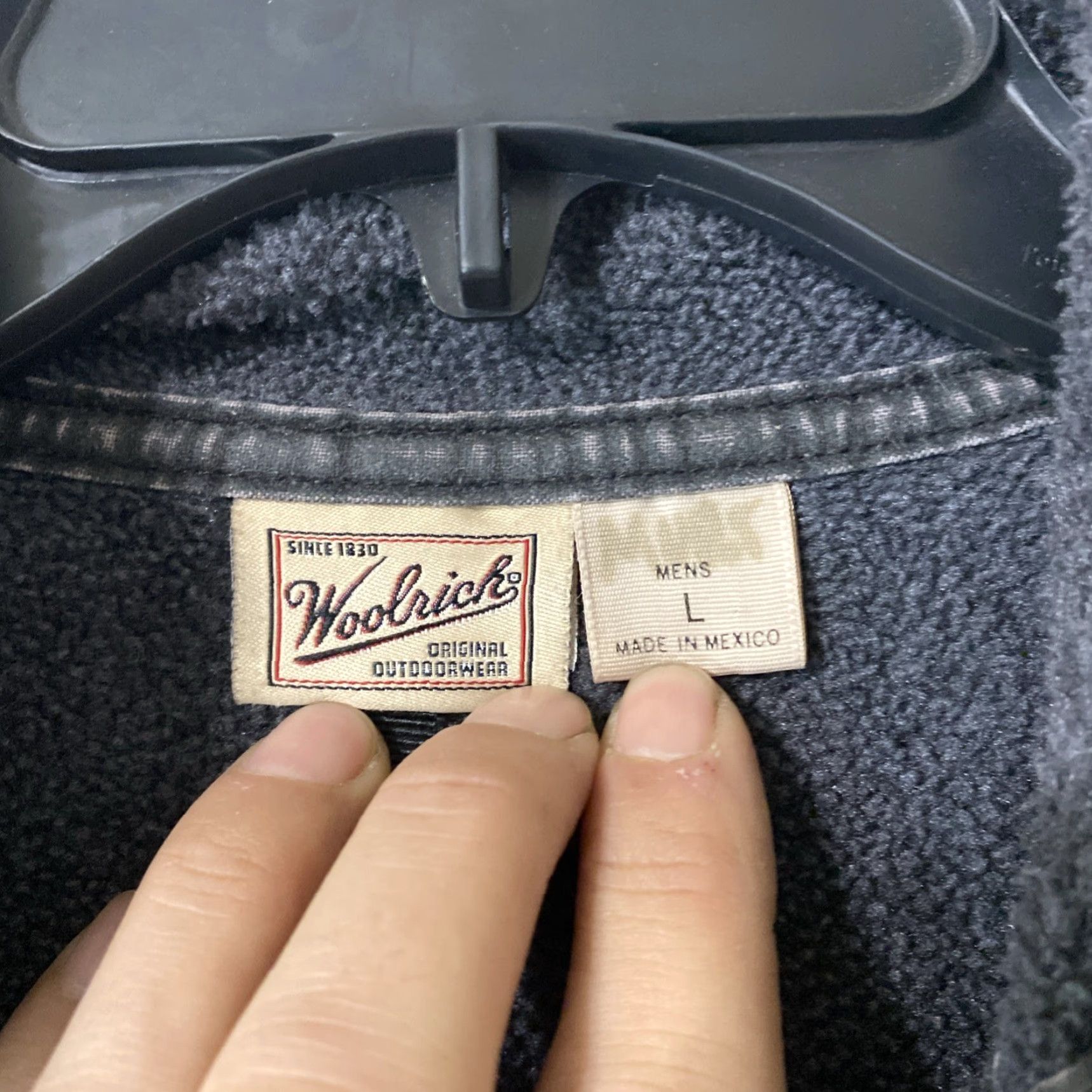 Vintage Woolrich Jacket Mens Large Half Zip Black Polyester Fleece Outdoor 1/2 Zip Insulated Stand-Up Collar Casual Winter Size US L / EU 52-54 / 3 - 3 Thumbnail