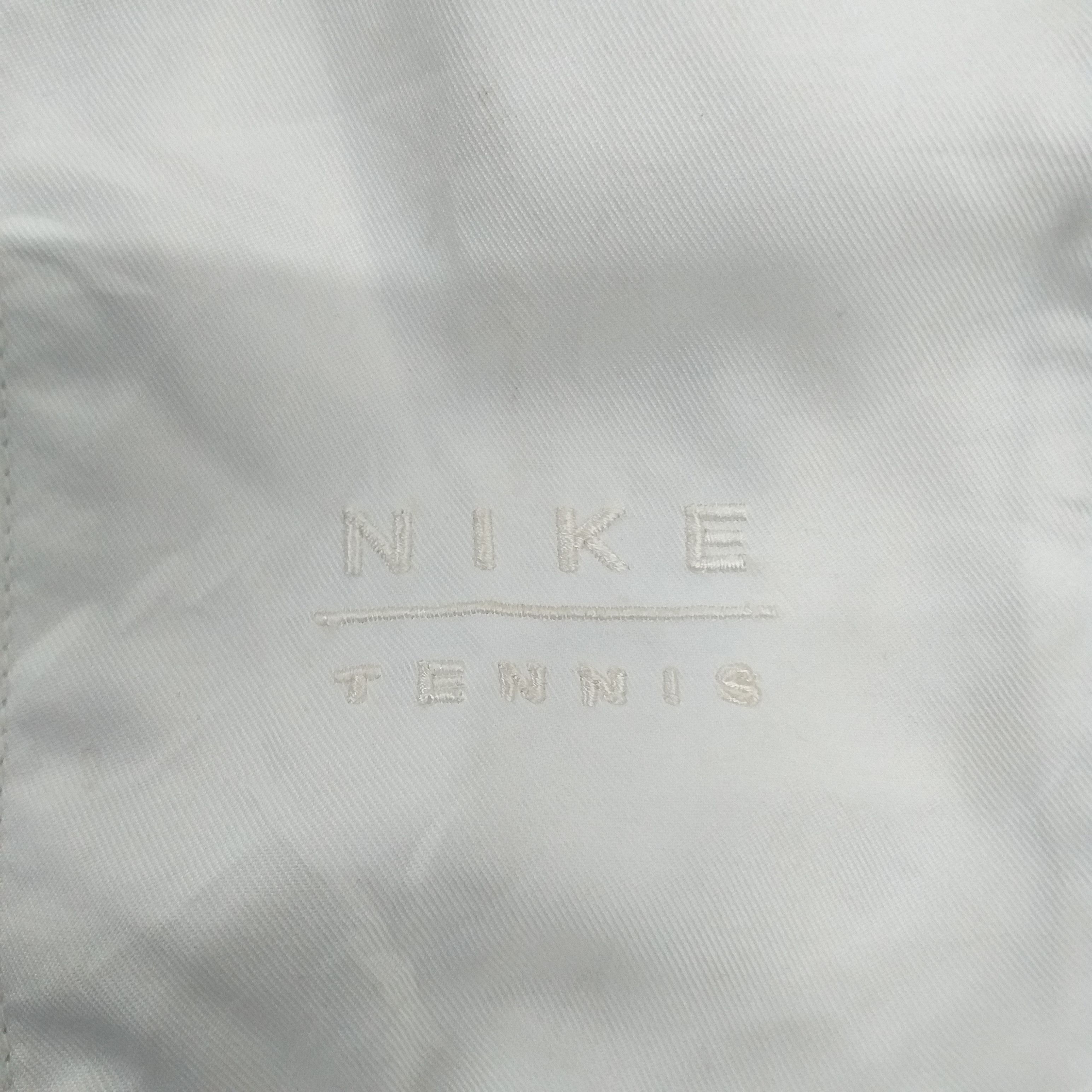 Japanese Brand Vintage Nike Court Windbreaker Jacket -J016 Size US L / EU 52-54 / 3 - 8 Thumbnail