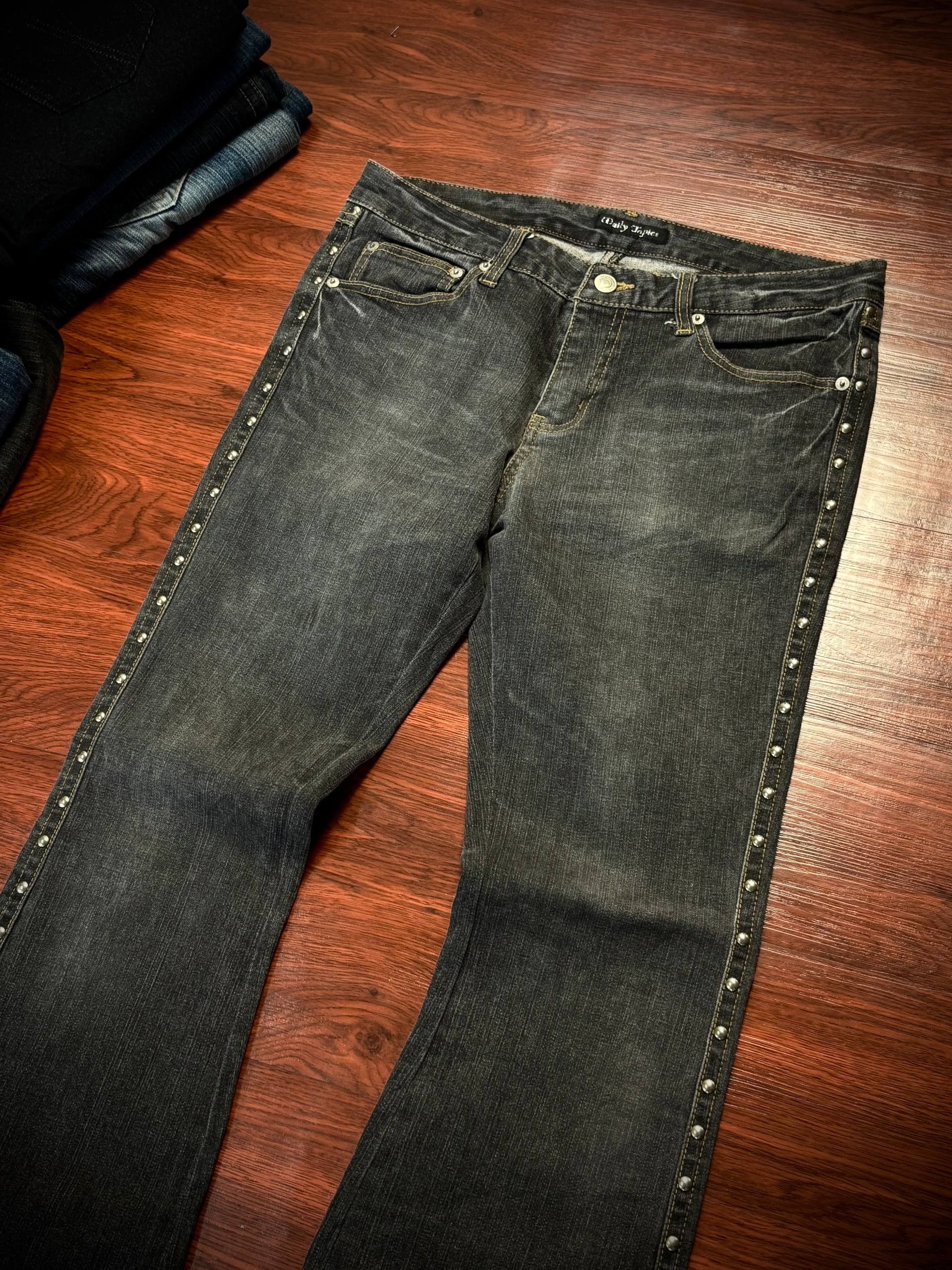 Le Grande Bleu (L.G.B.) Vintage Designer Japan Daily Topic Iconic Fit Studded Jeans Size US 32 / EU 48 - 2 Thumbnail