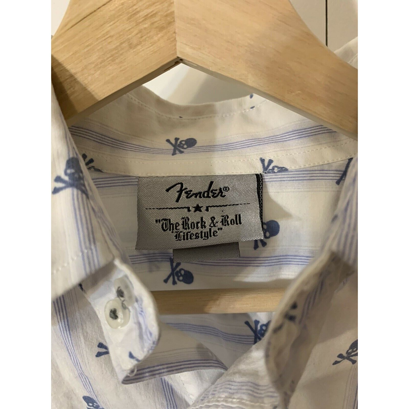 Fender FENDER Men's Sz M Long Sleeve Button Front Shirt SKULLS Whi Size US M / EU 48-50 / 2 - 2 Thumbnail