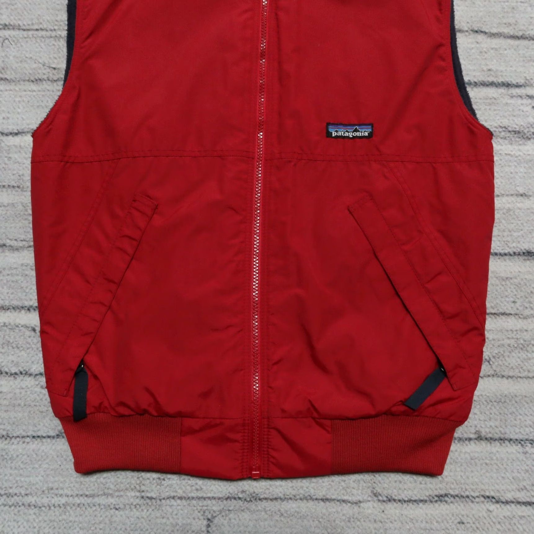 Patagonia Vintage Patagonia Vest Fleece Lined Nylon Red XS Mens Korean? Size US XL / EU 56 / 4 - 3 Thumbnail