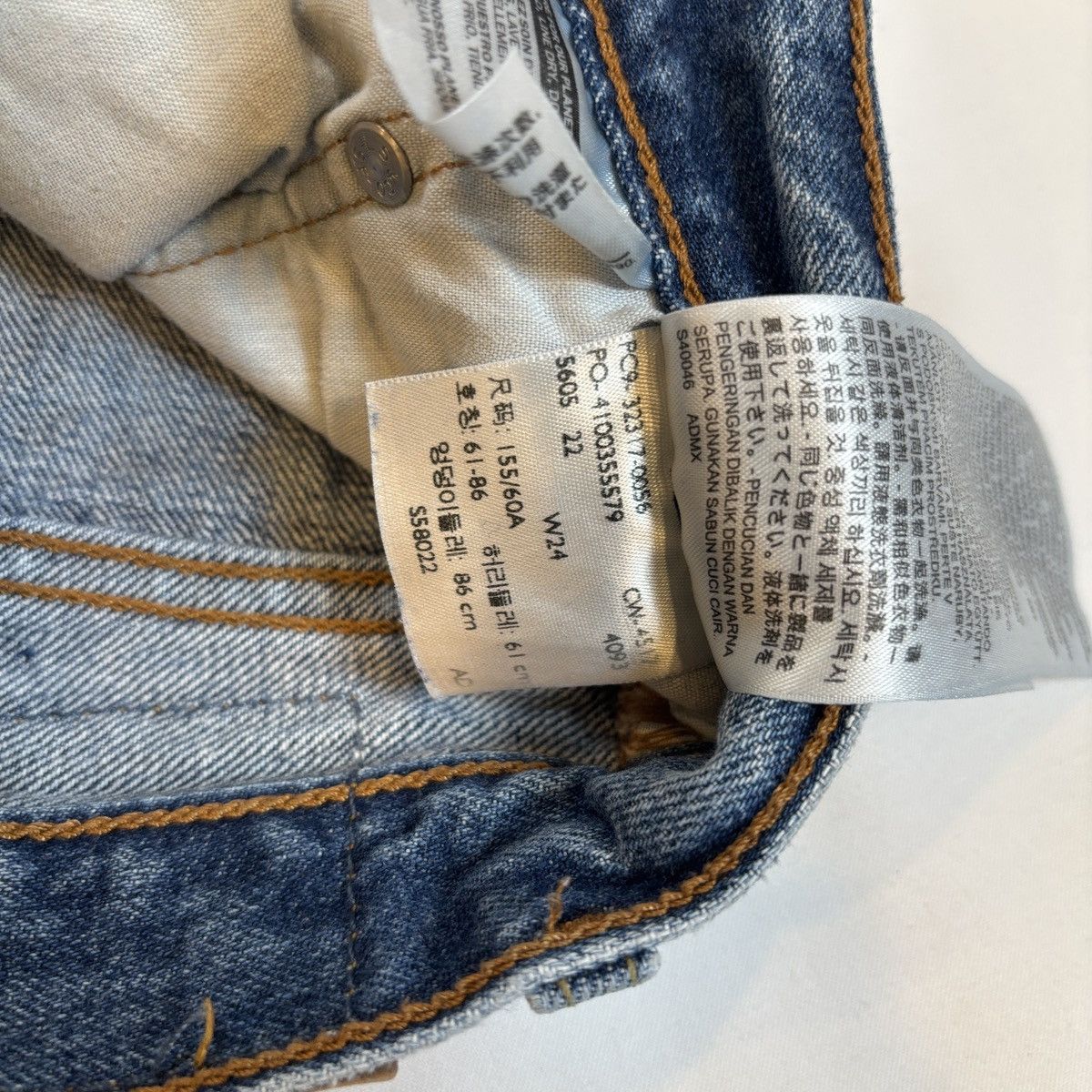 Levi's Vintage Clothing Levi's Vintage 501 High Rise Cut-Off Shorts Light Wash - 24 Size 24" / US 00 / IT 34 - 5 Thumbnail