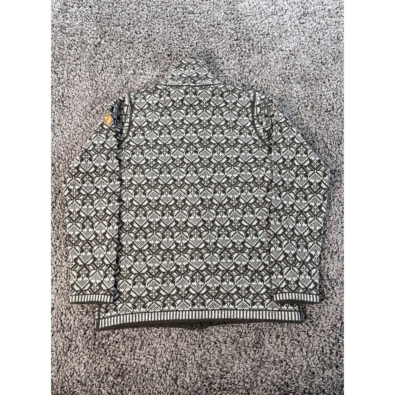 Vintage Fjallraven Cardigan Womens S Gray Wool Zip Fair Isle Mock Neck Full Zip Bre breathable, Moisture Wicking, Long Sleeve, Casual, Travel Women Size S / US 4 / IT 40 - 5 Thumbnail