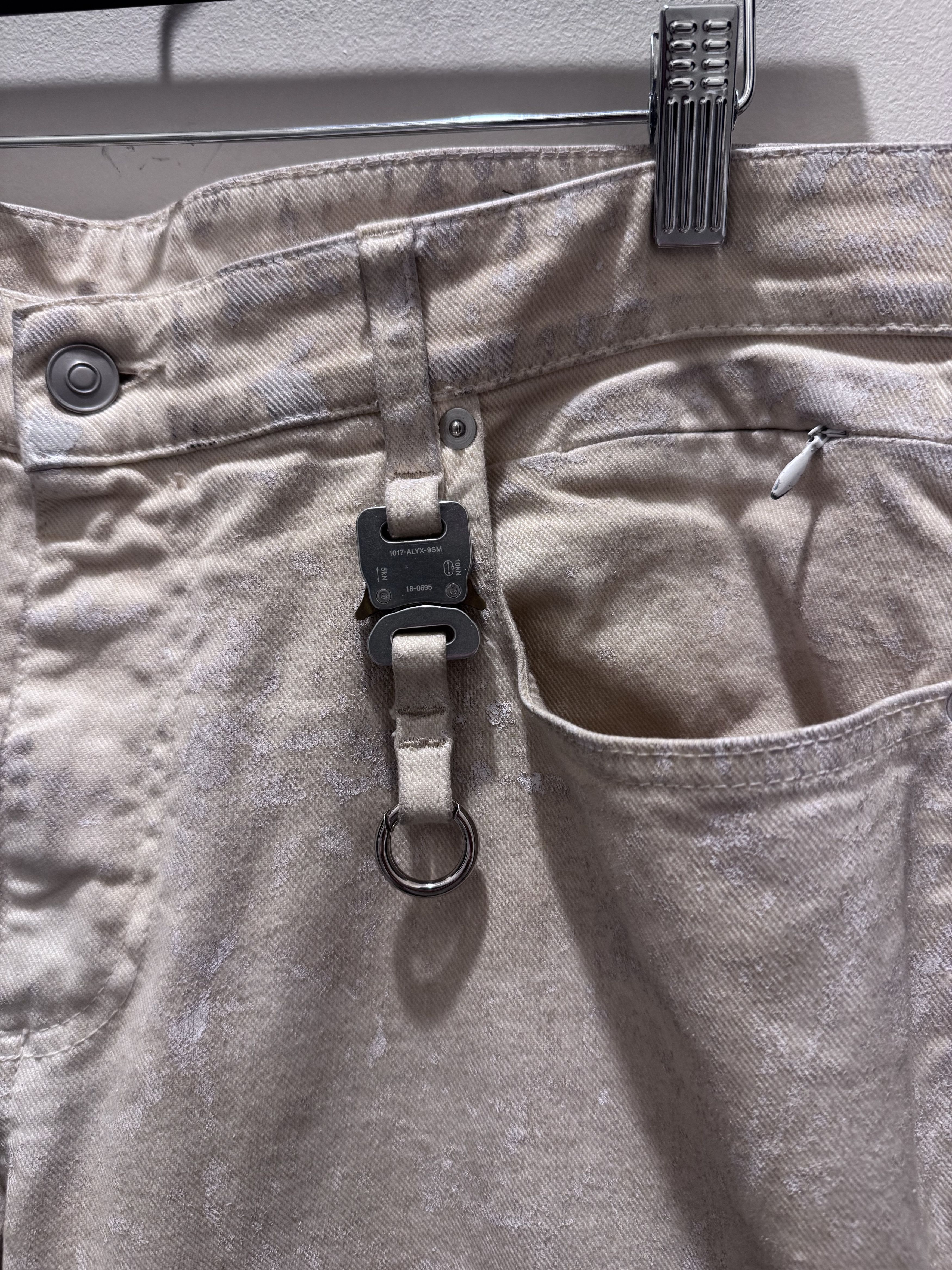 1017 ALYX 9SM 1017 9SM ALYX OFF WHITE PAINTED DENIM Size US 36 / EU 52 - 3 Thumbnail